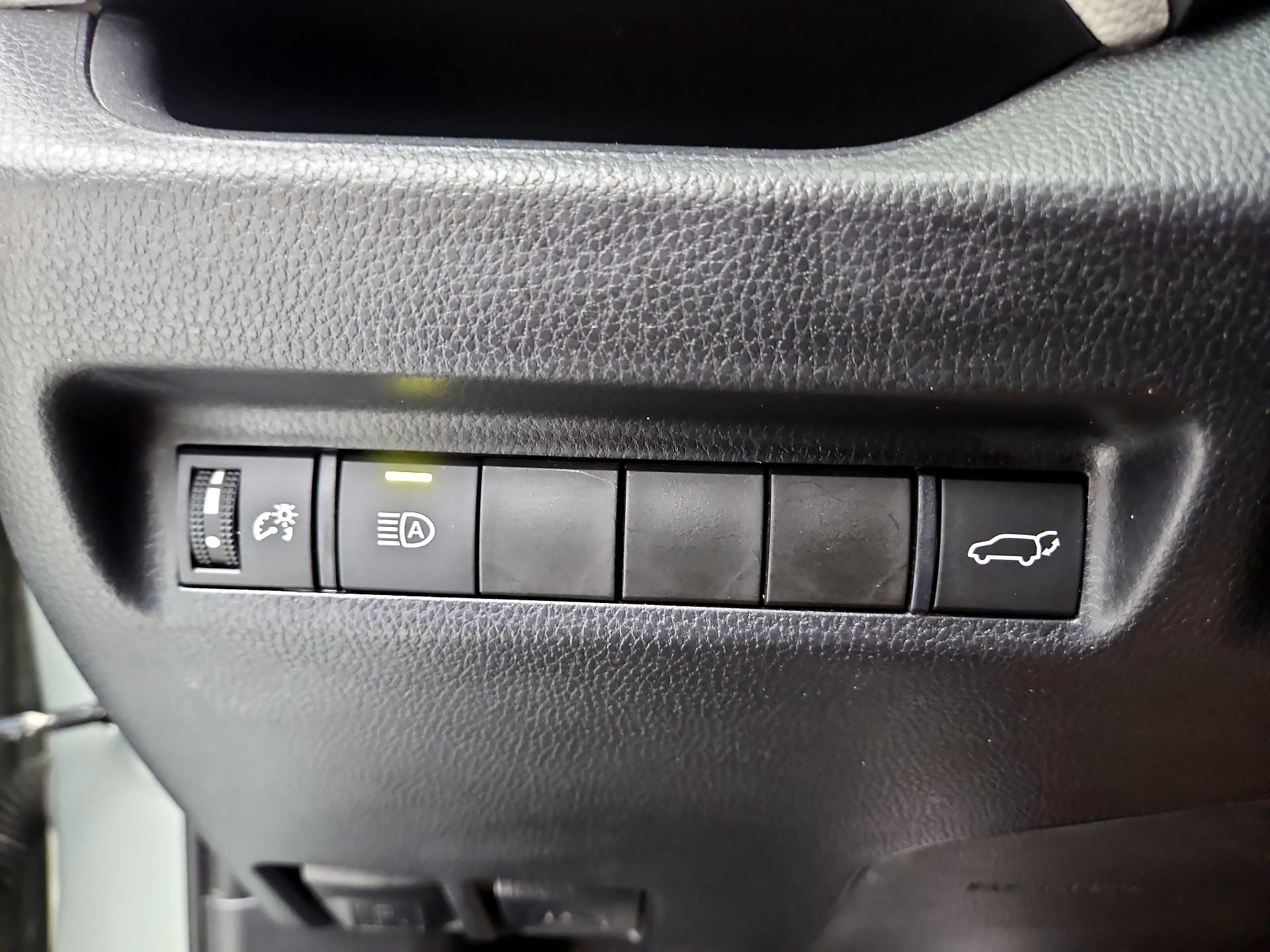 Thumbnail: 2019 Toyota RAV4 - 13