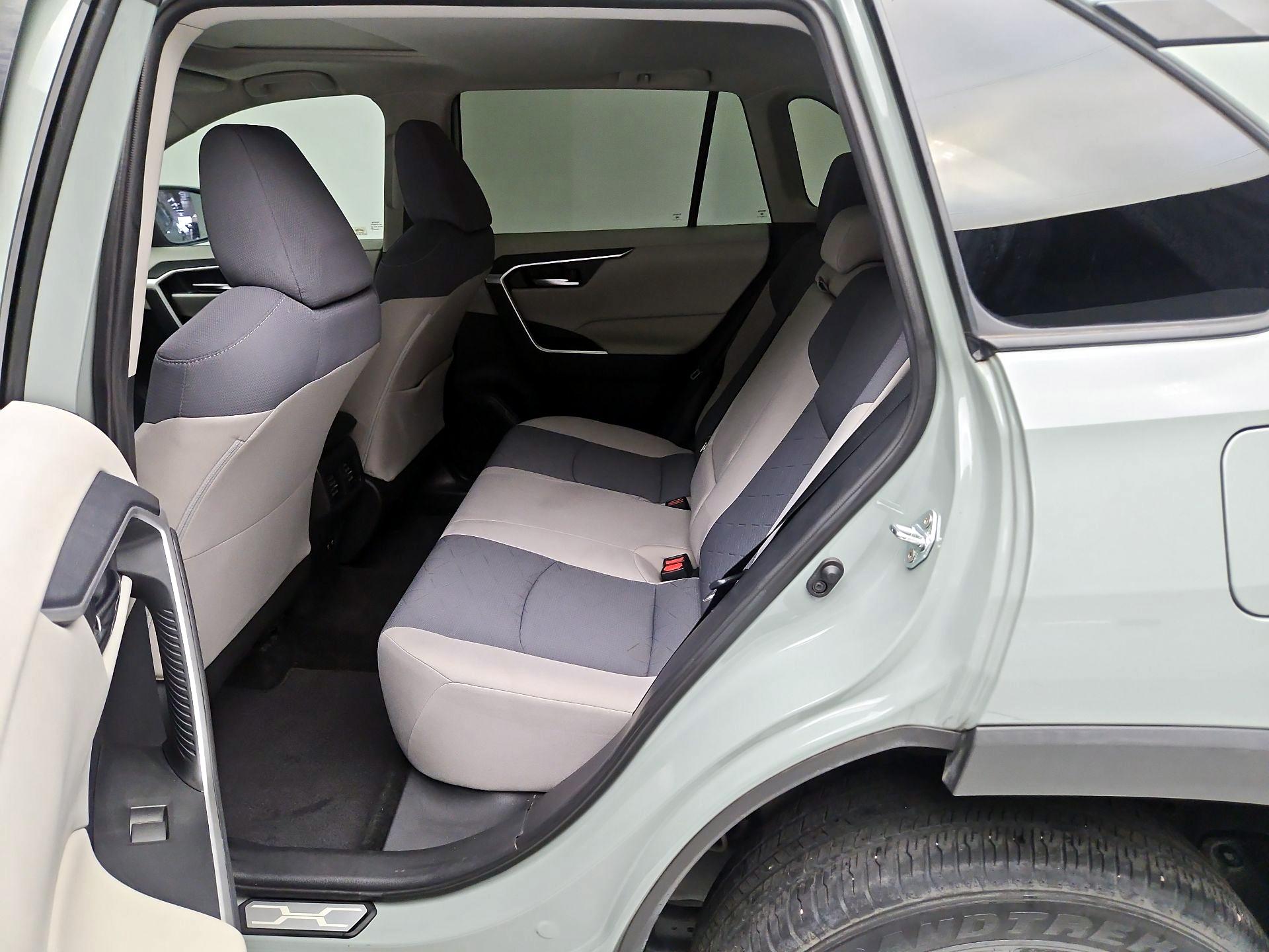 Thumbnail: 2019 Toyota RAV4 - 20