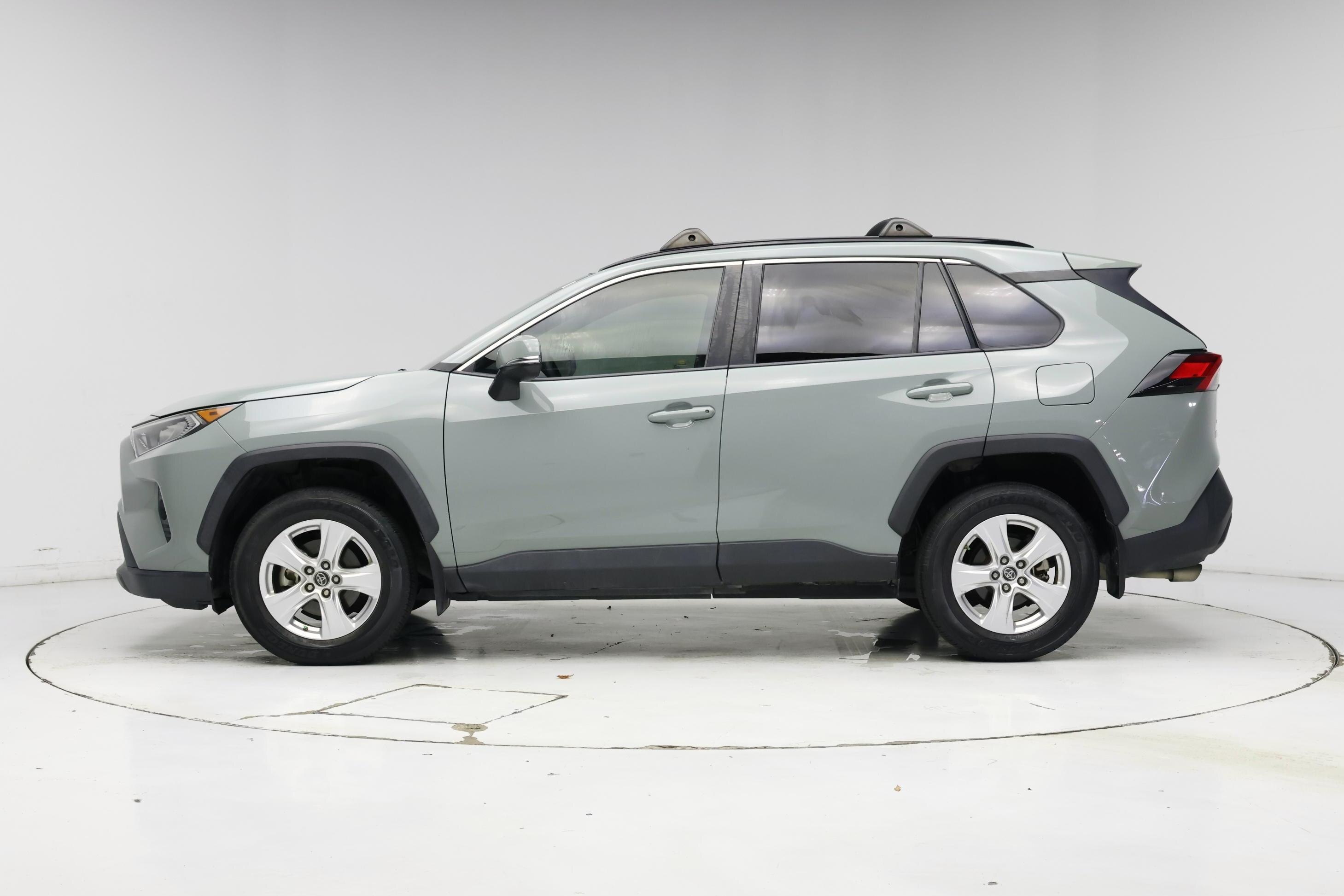 Thumbnail: 2019 Toyota RAV4 - 3