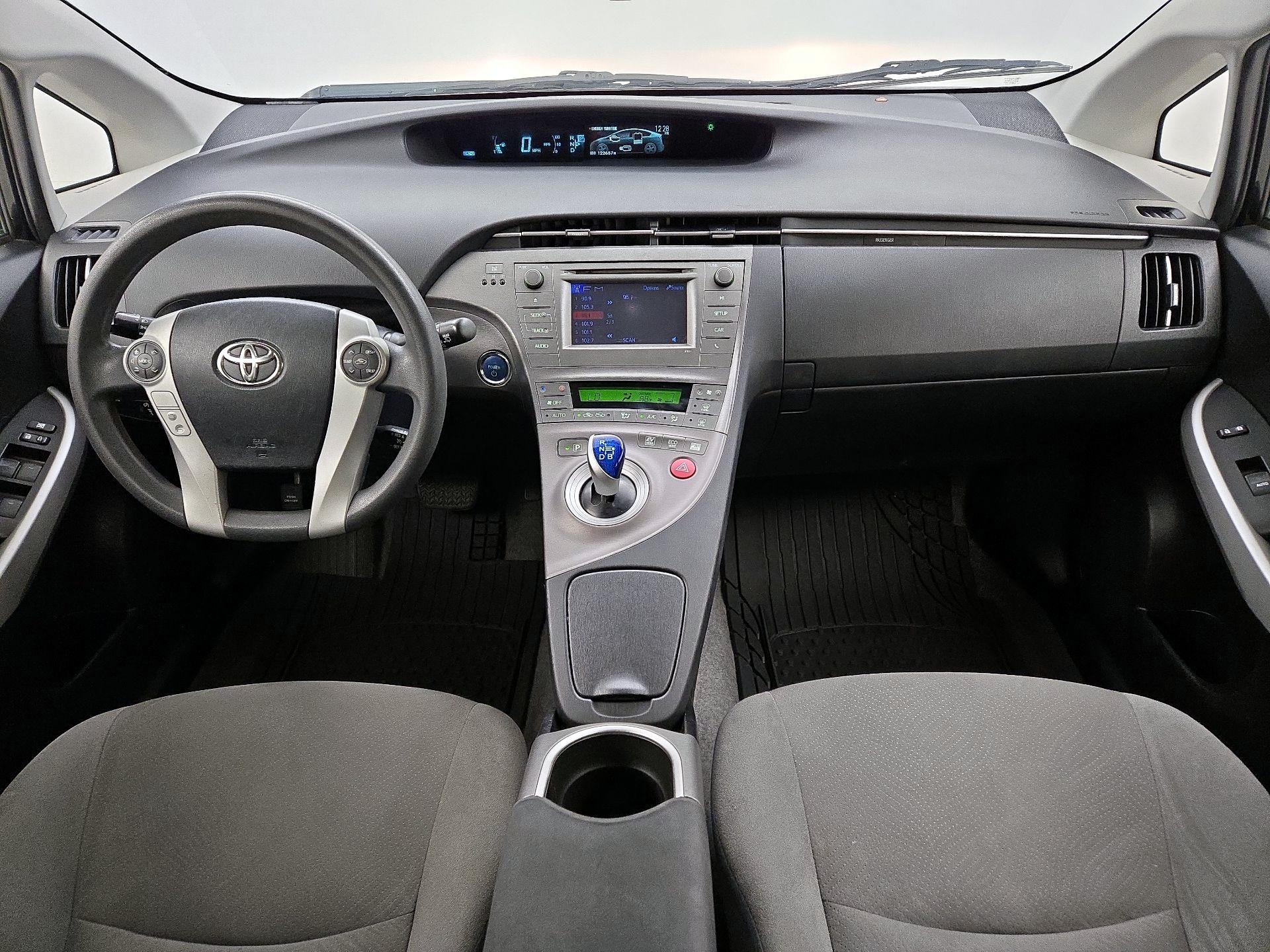Thumbnail: 2015 Toyota Prius - 9
