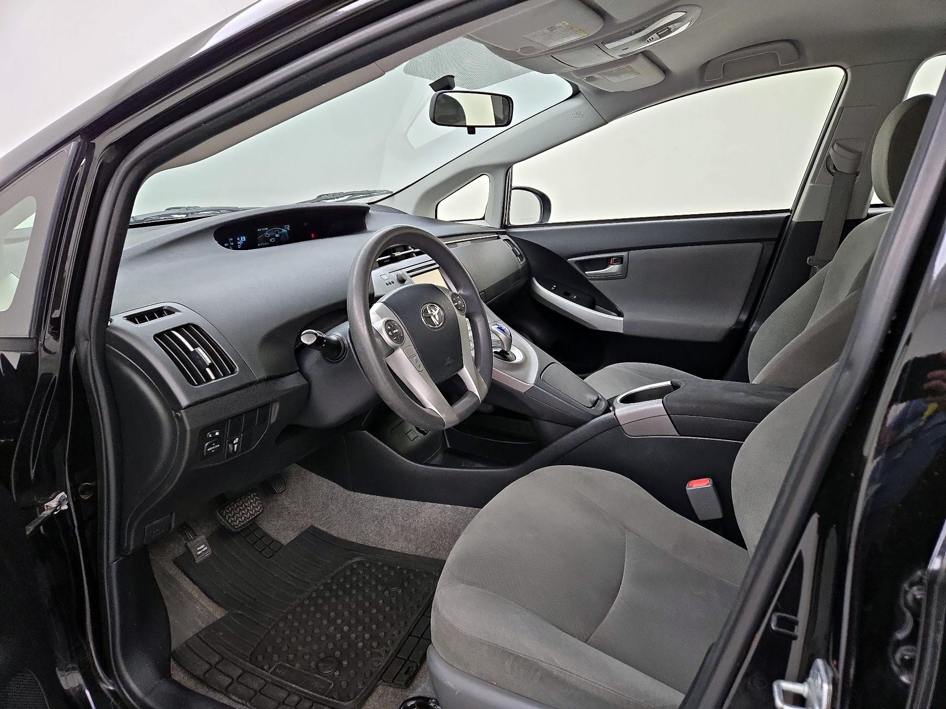 Thumbnail: 2015 Toyota Prius - 11