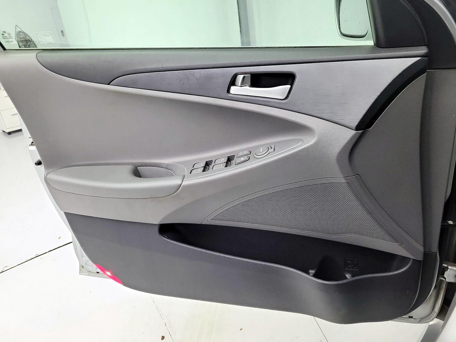 Thumbnail: 2014 Hyundai Sonata - 12