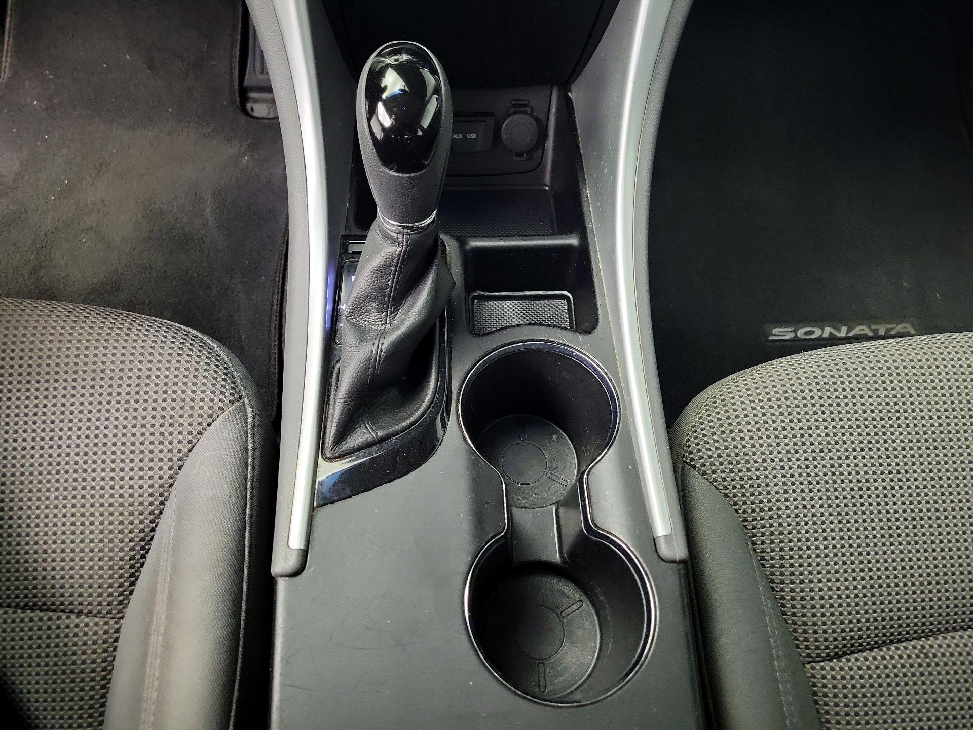 Thumbnail: 2014 Hyundai Sonata - 16