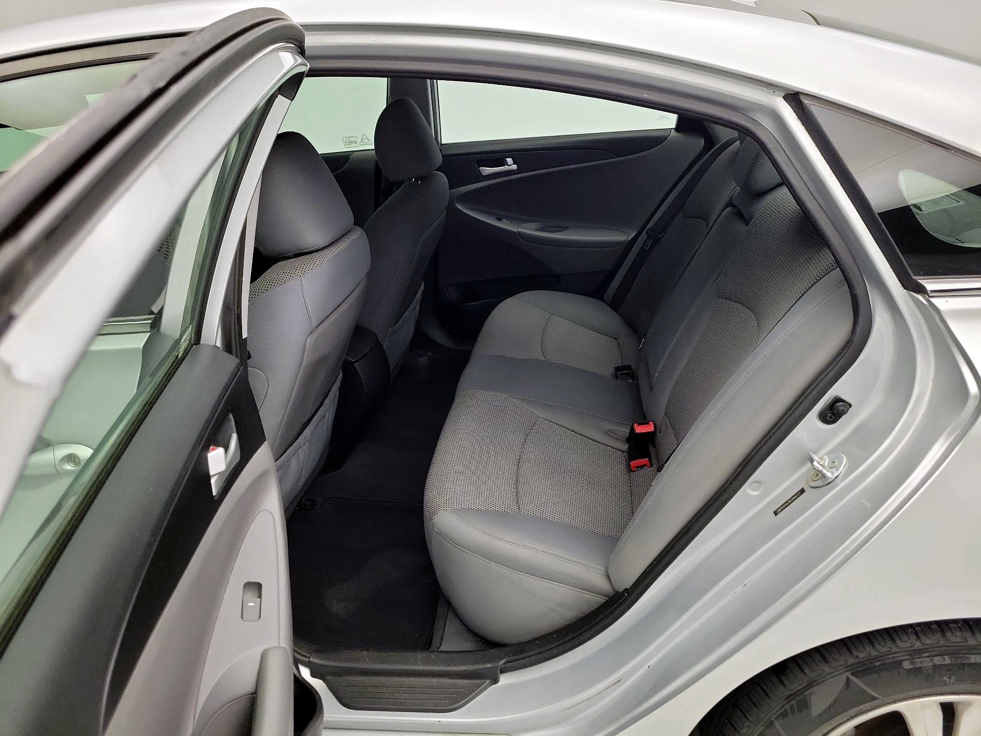 Thumbnail: 2014 Hyundai Sonata - 18
