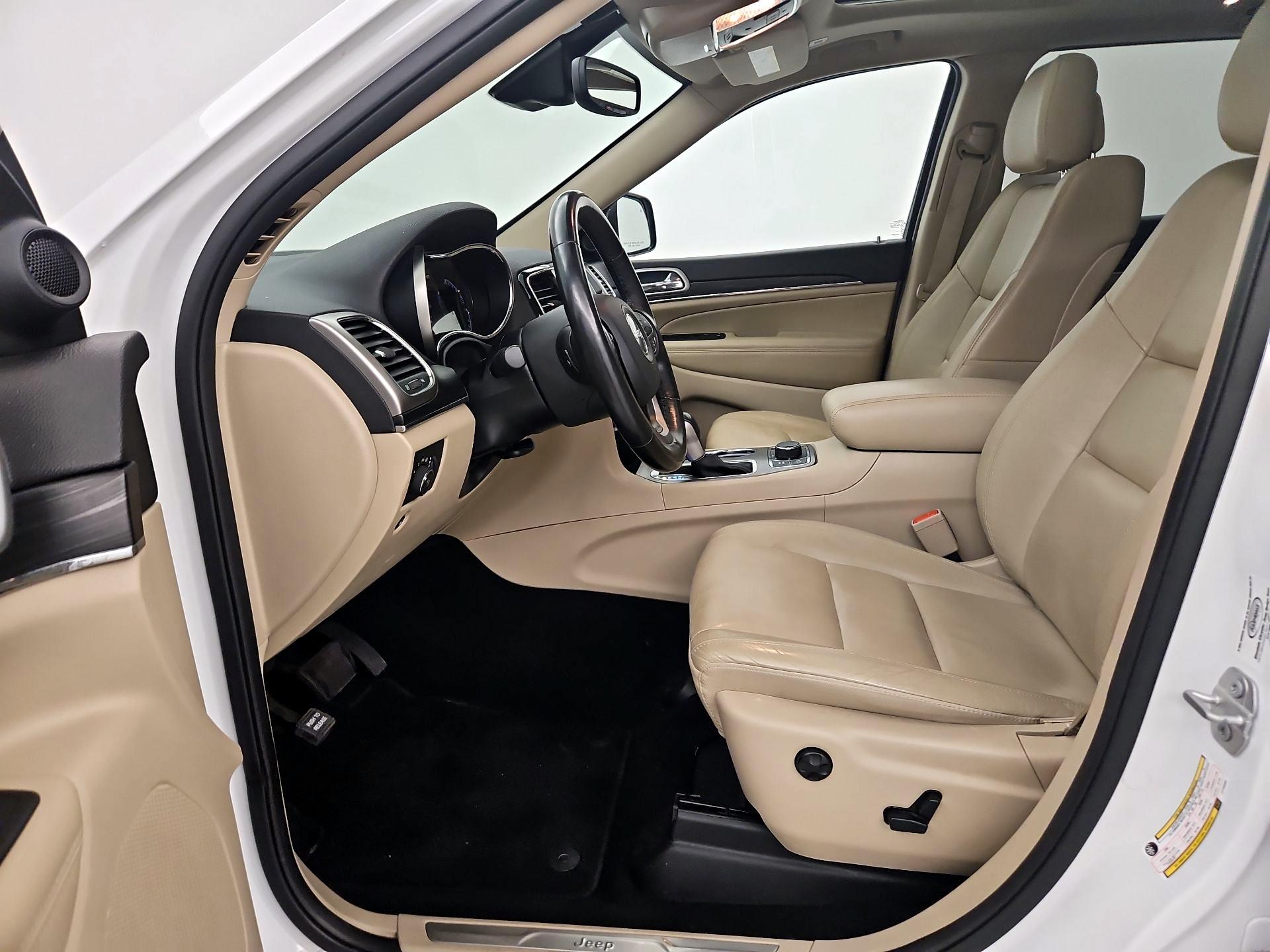 Thumbnail: 2020 Jeep Grand Cherokee - 11