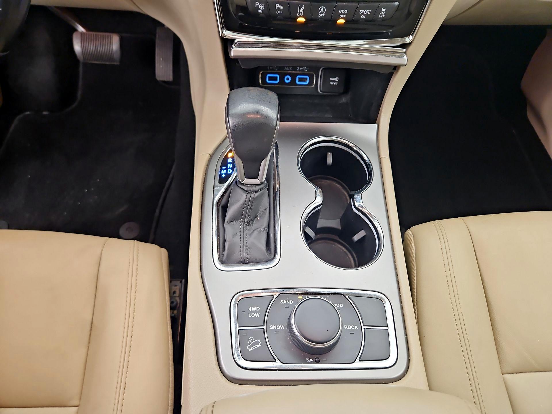 Thumbnail: 2020 Jeep Grand Cherokee - 18