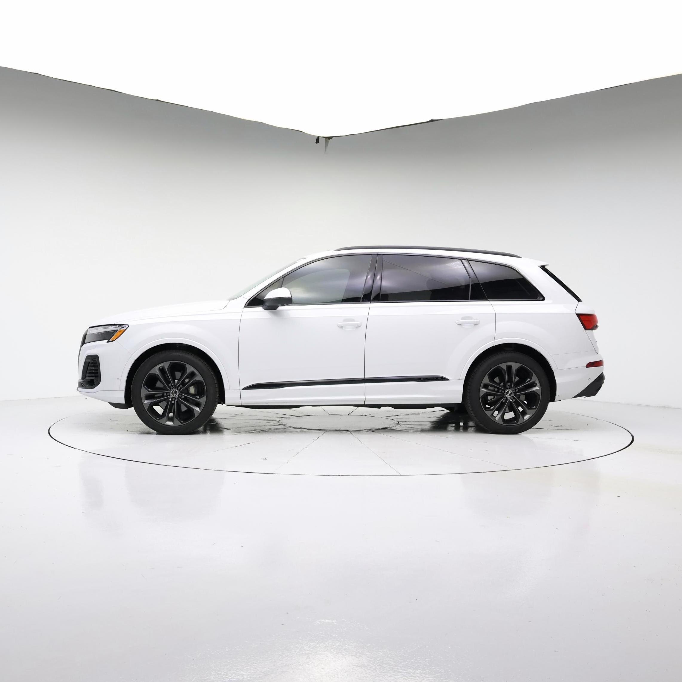 Thumbnail: 2025 Audi Q7 - 3