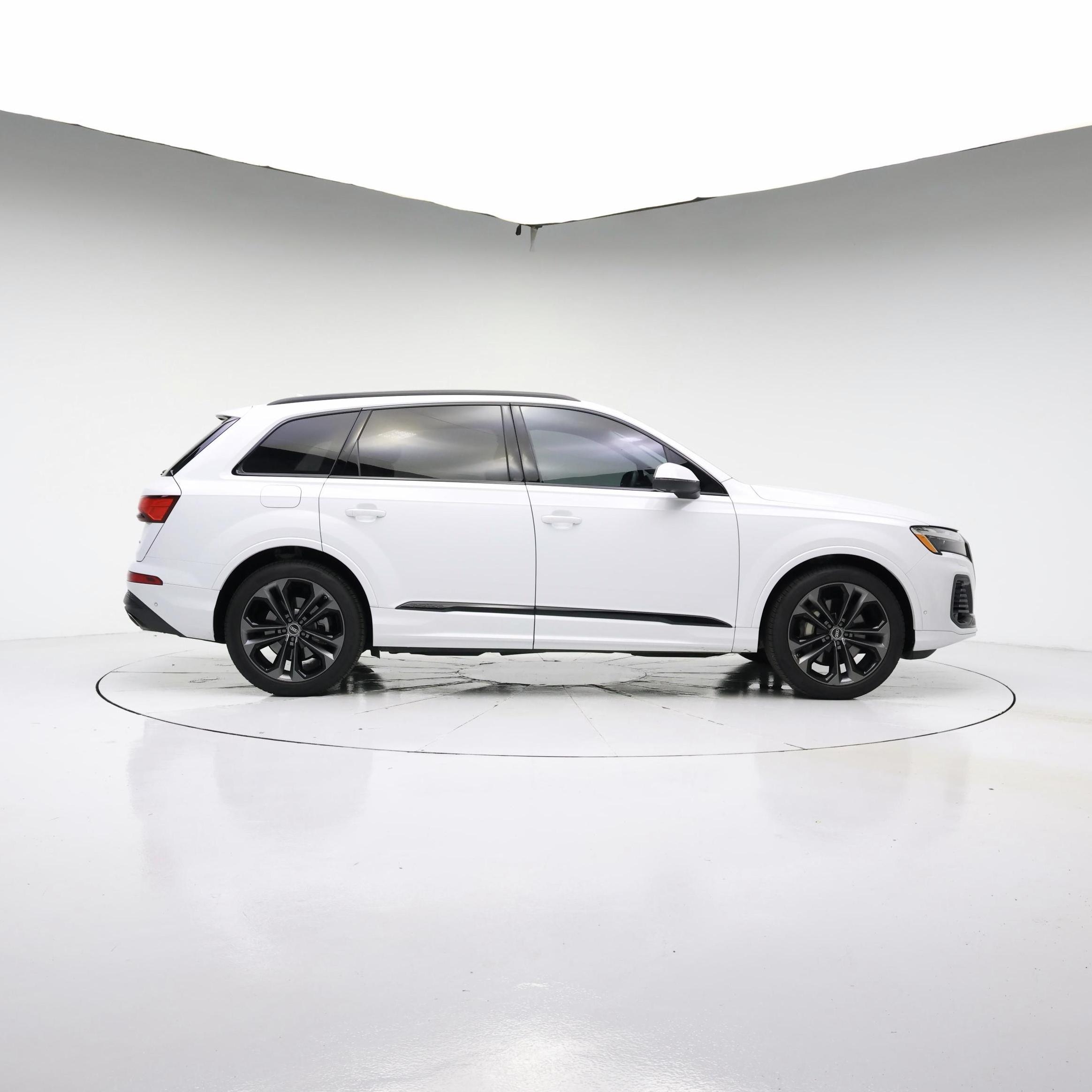 Thumbnail: 2025 Audi Q7 - 7