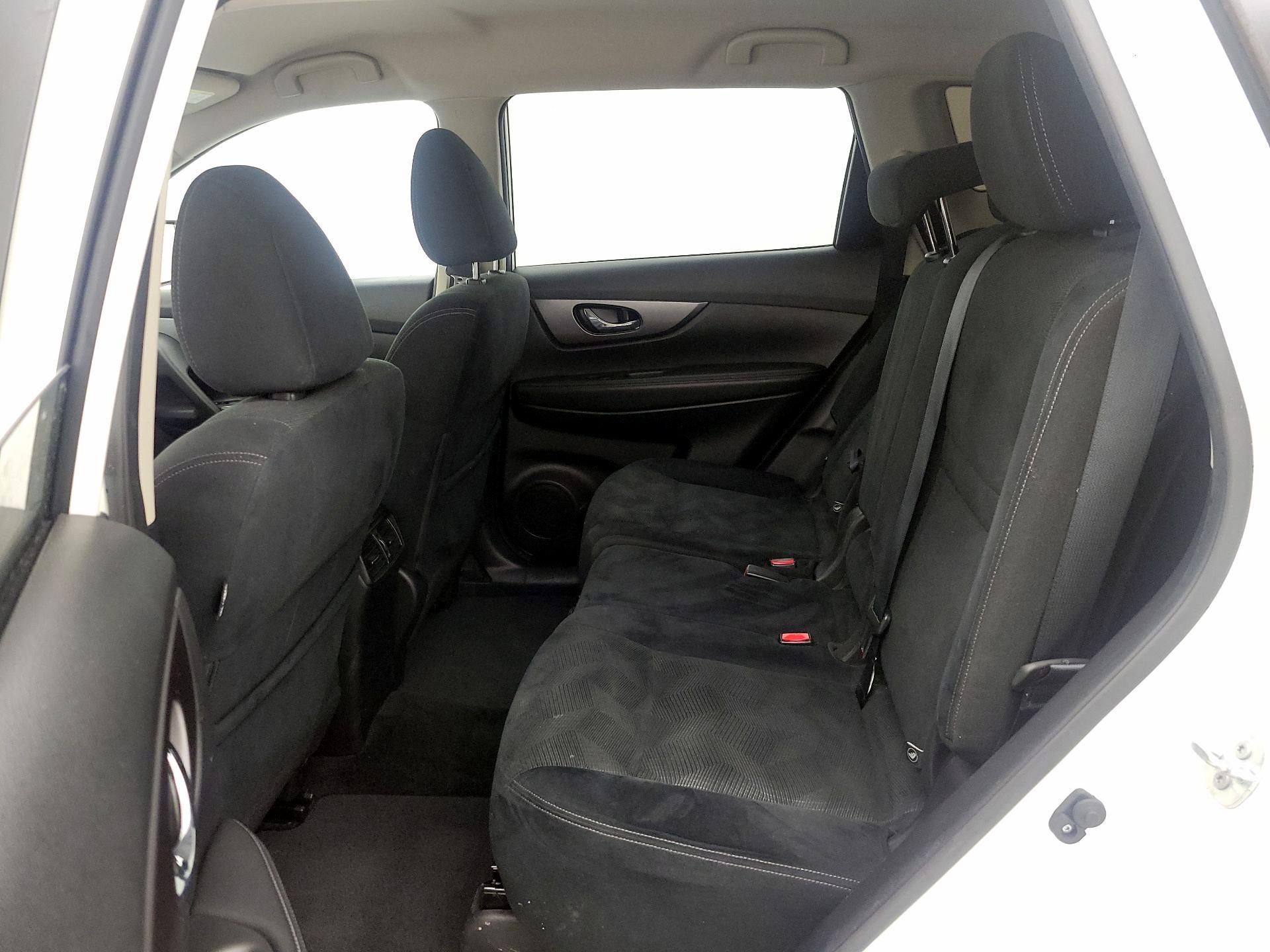 Thumbnail: 2016 Nissan Rogue - 19