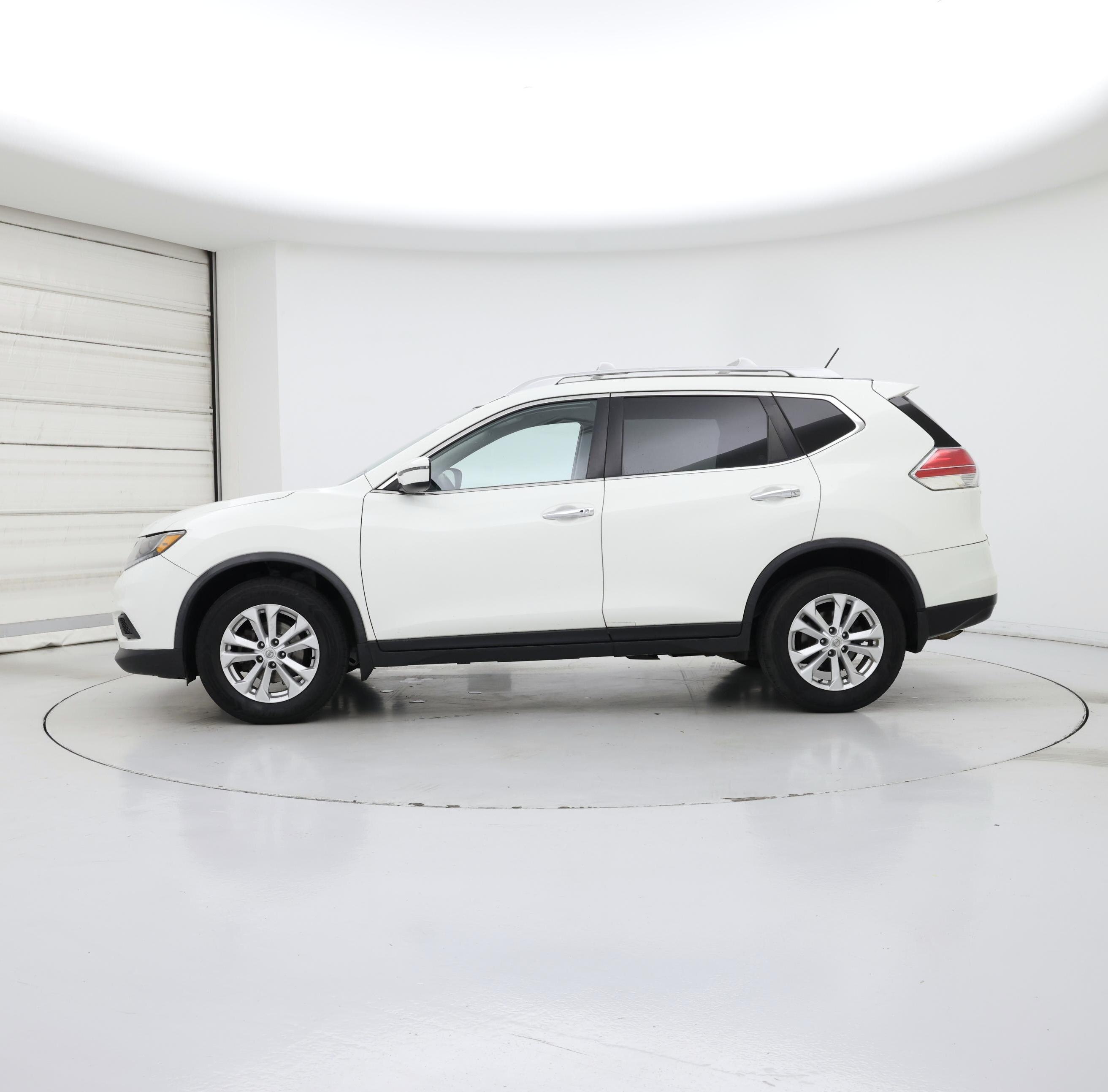 Thumbnail: 2016 Nissan Rogue - 3