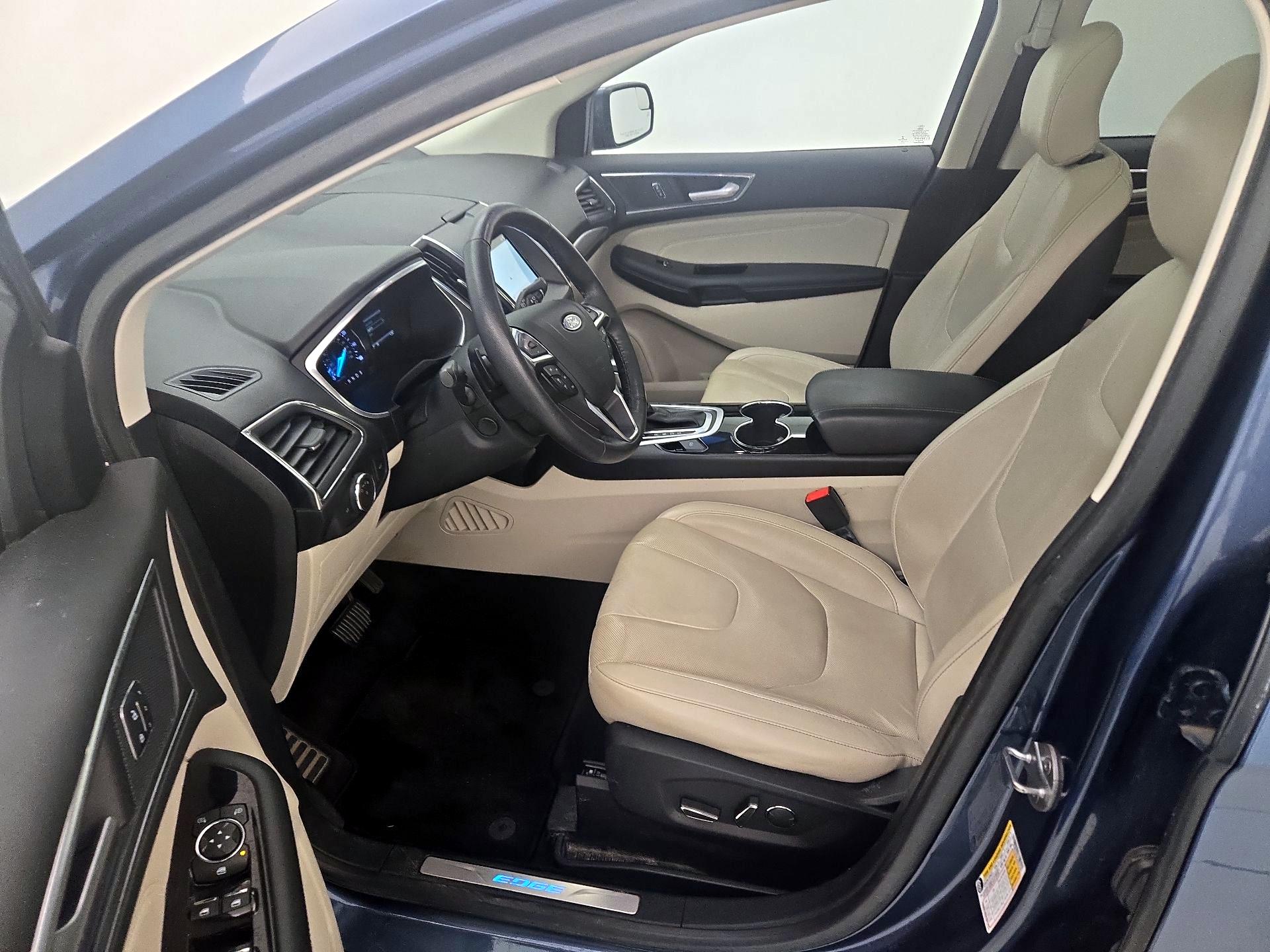 Thumbnail: 2018 Ford Edge - 11