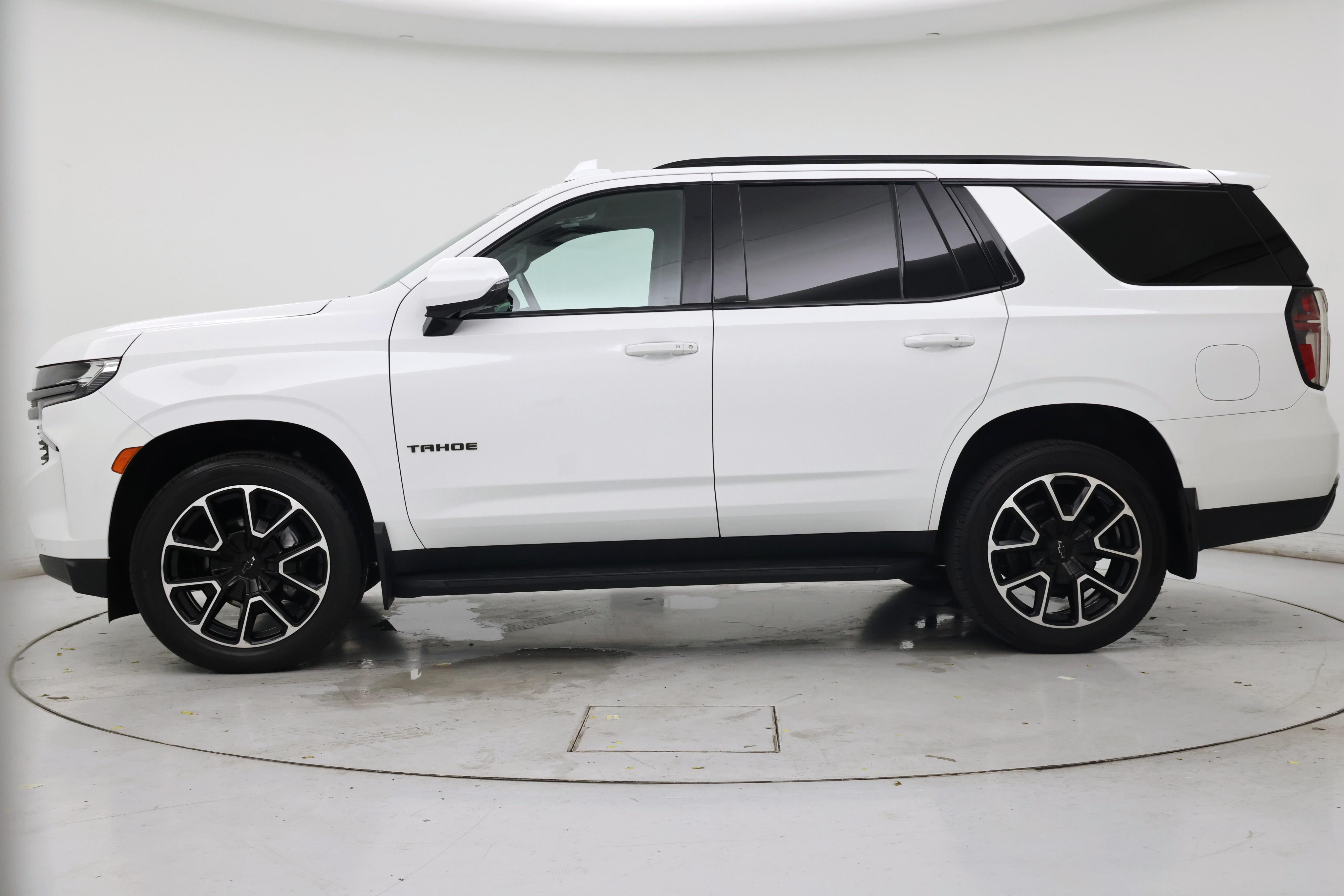 Thumbnail: 2022 Chevrolet Tahoe - 3