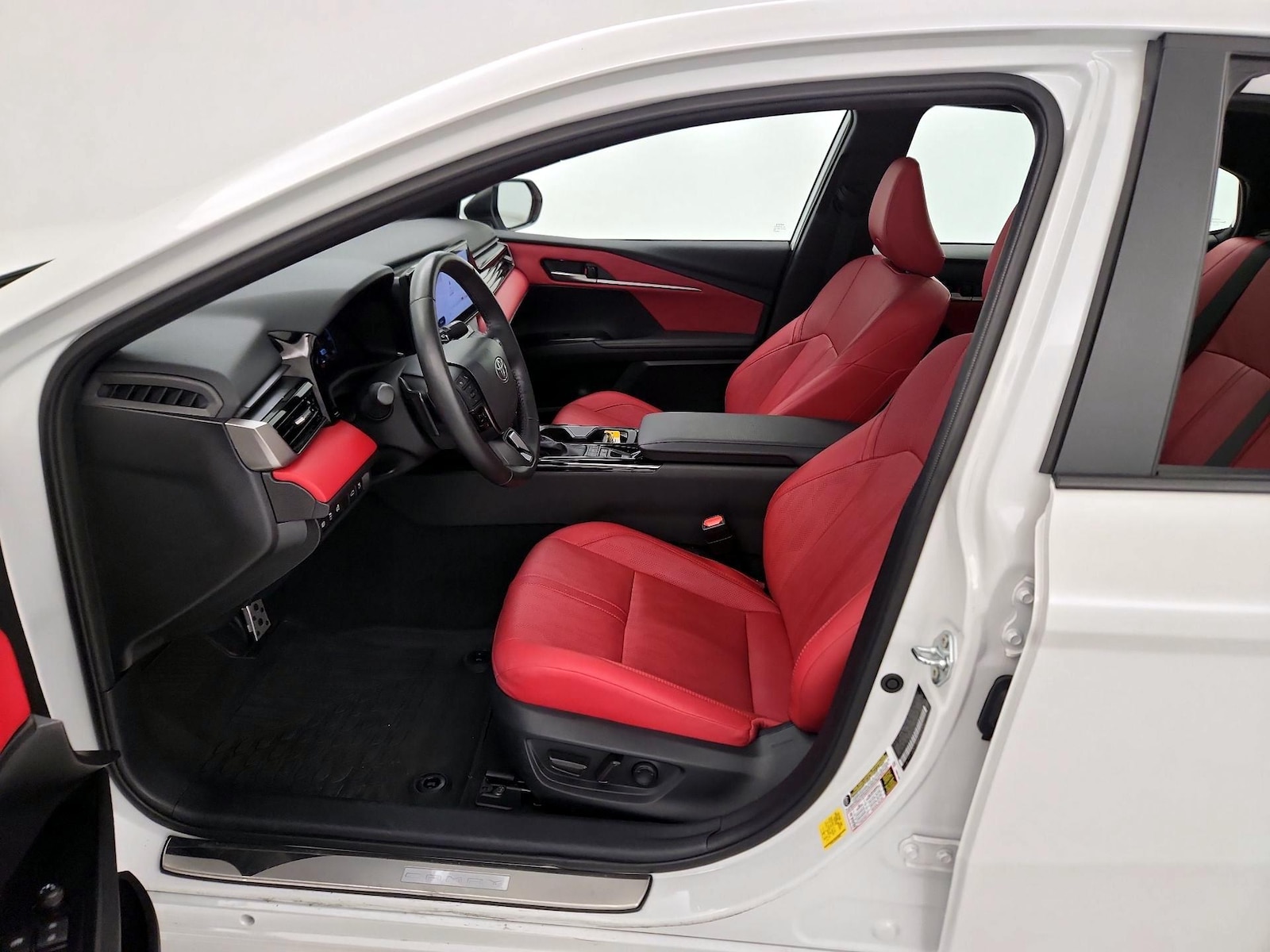2025 Toyota Camry XSE - Photo 12