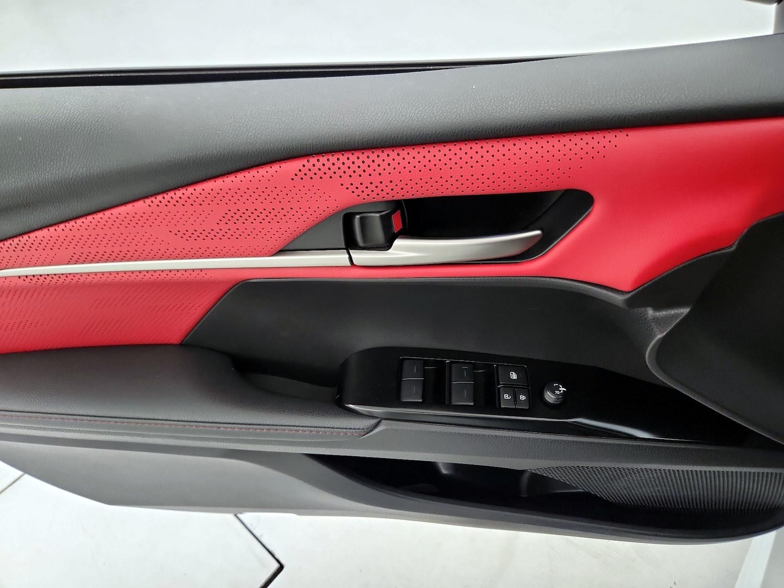 2025 Toyota Camry XSE - Photo 13