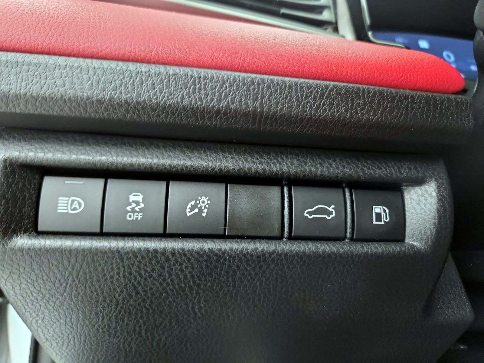 2025 Toyota Camry XSE - Photo 14