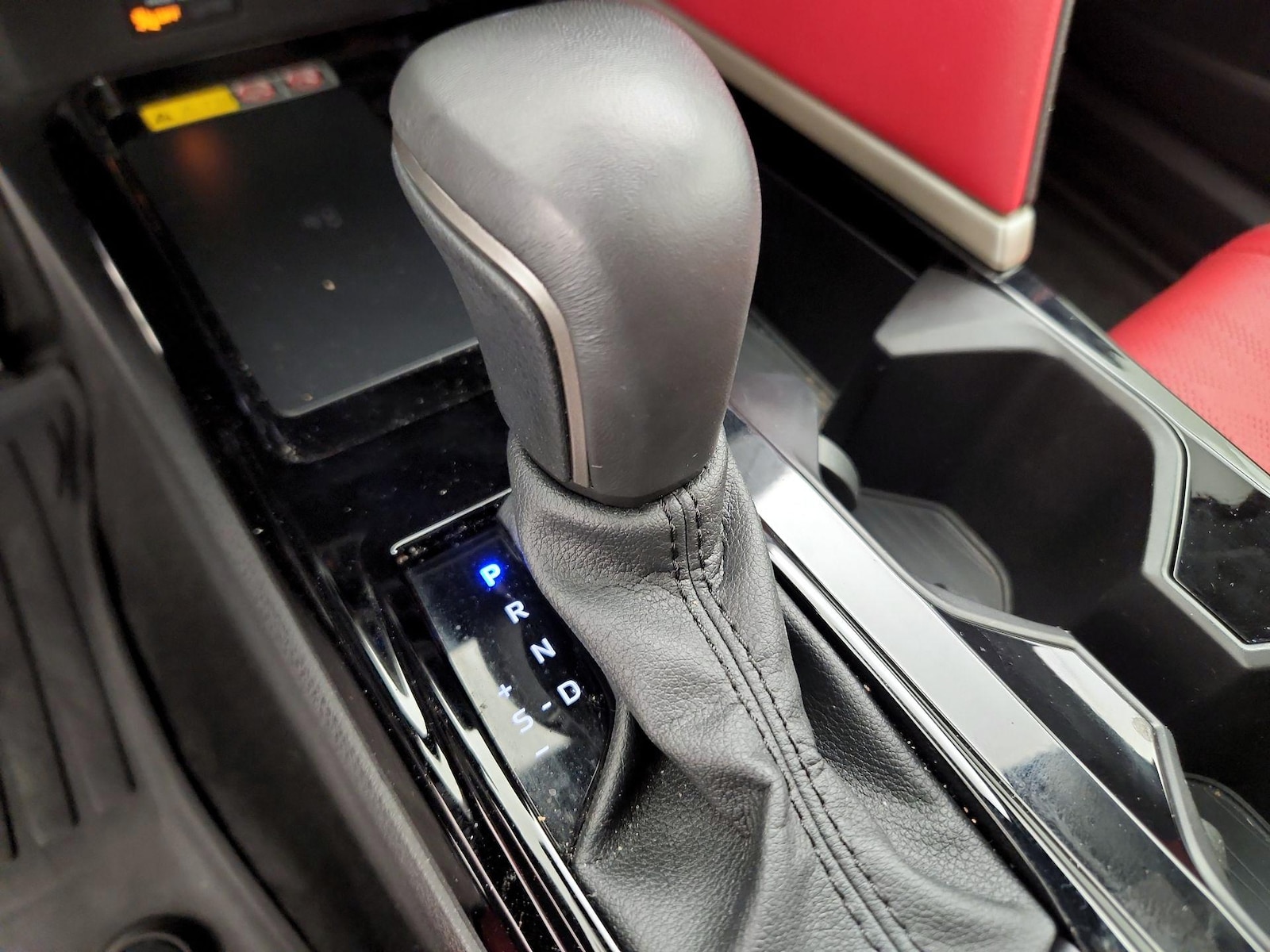 2025 Toyota Camry XSE - Photo 18