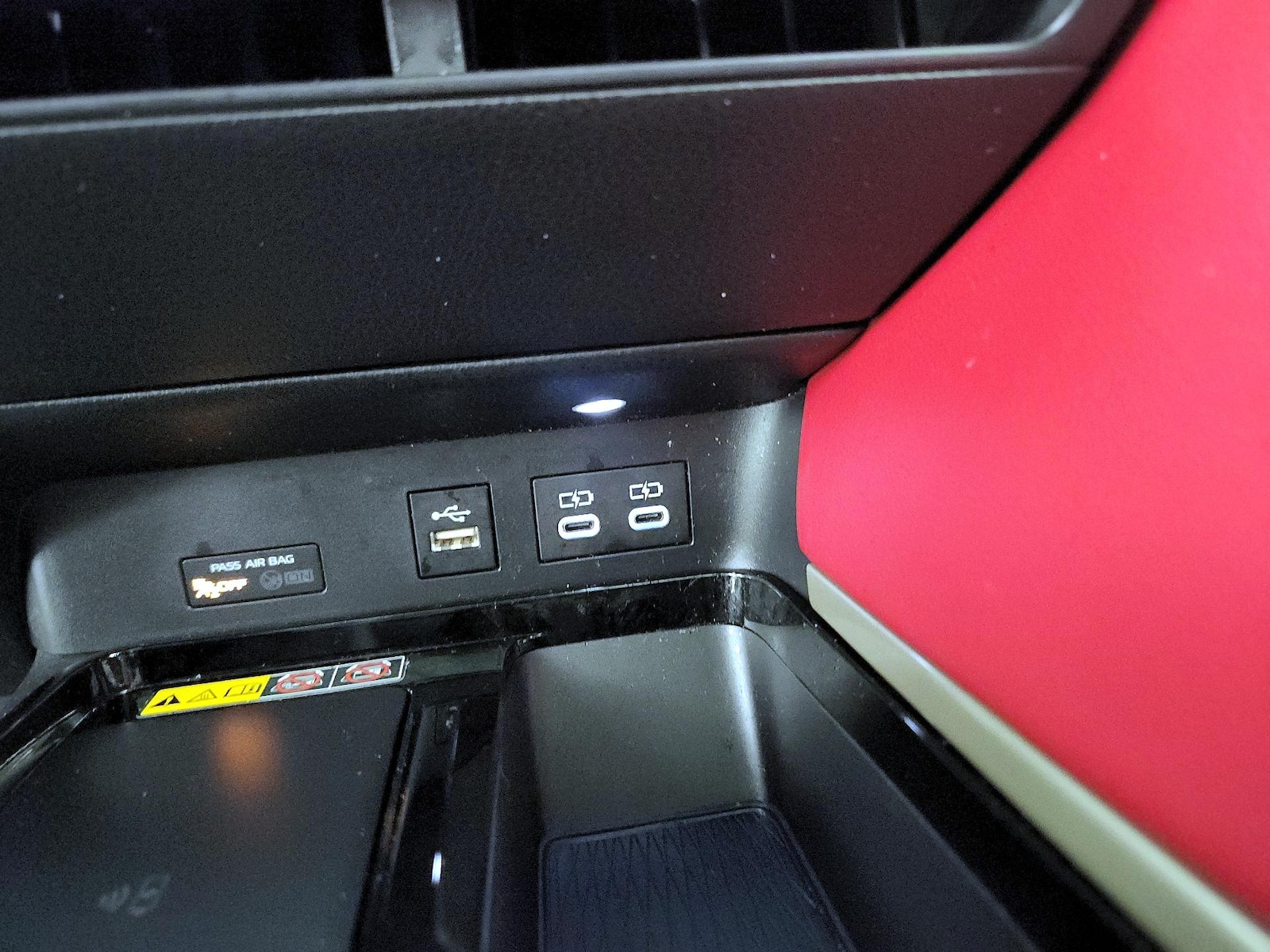 2025 Toyota Camry XSE - Photo 19