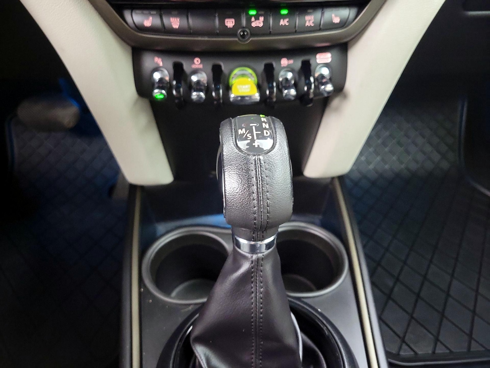2022 MINI Countryman S E PHEV - Photo 18