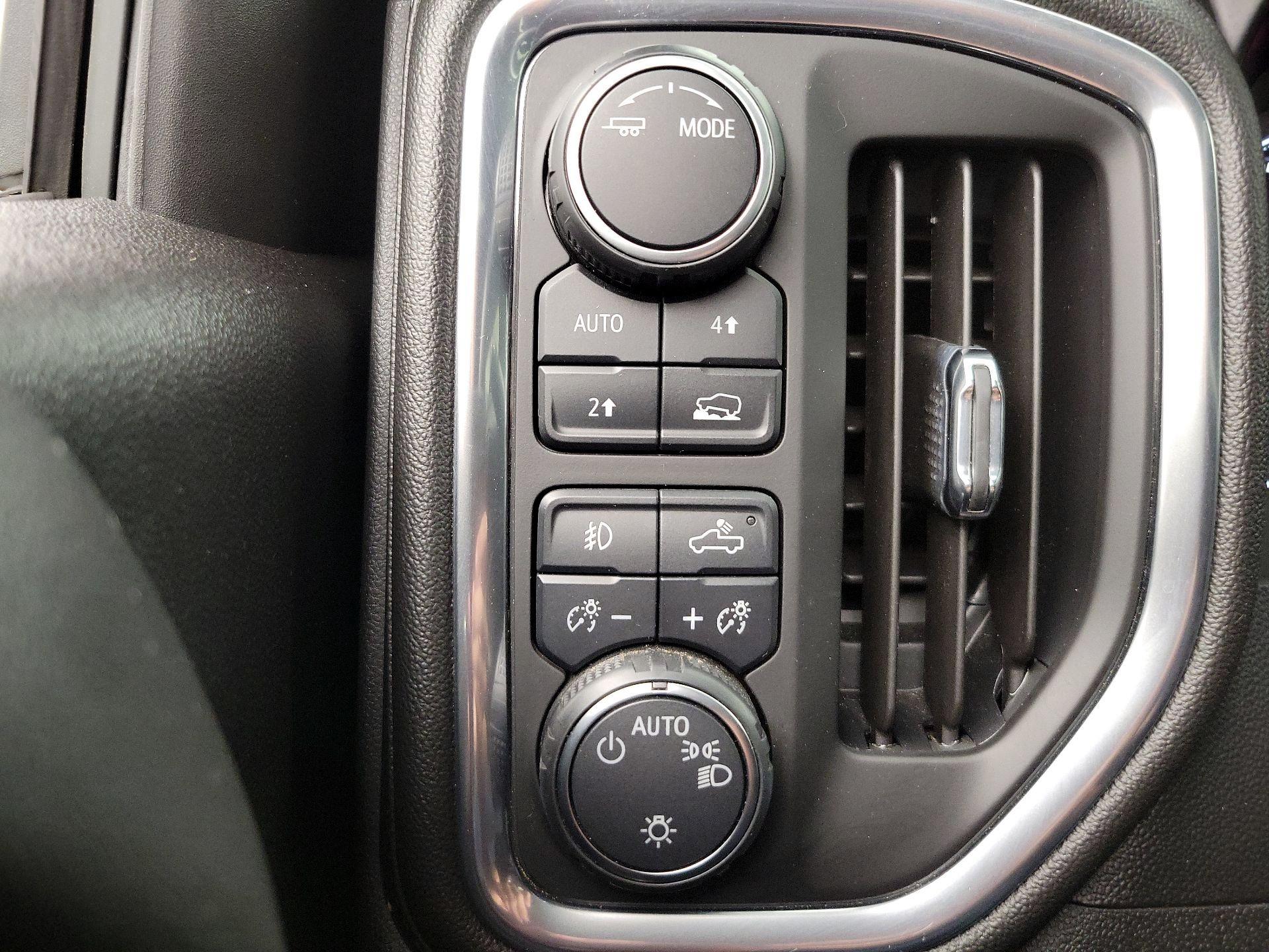 Thumbnail: 2020 Chevrolet Silverado 1500 - 13