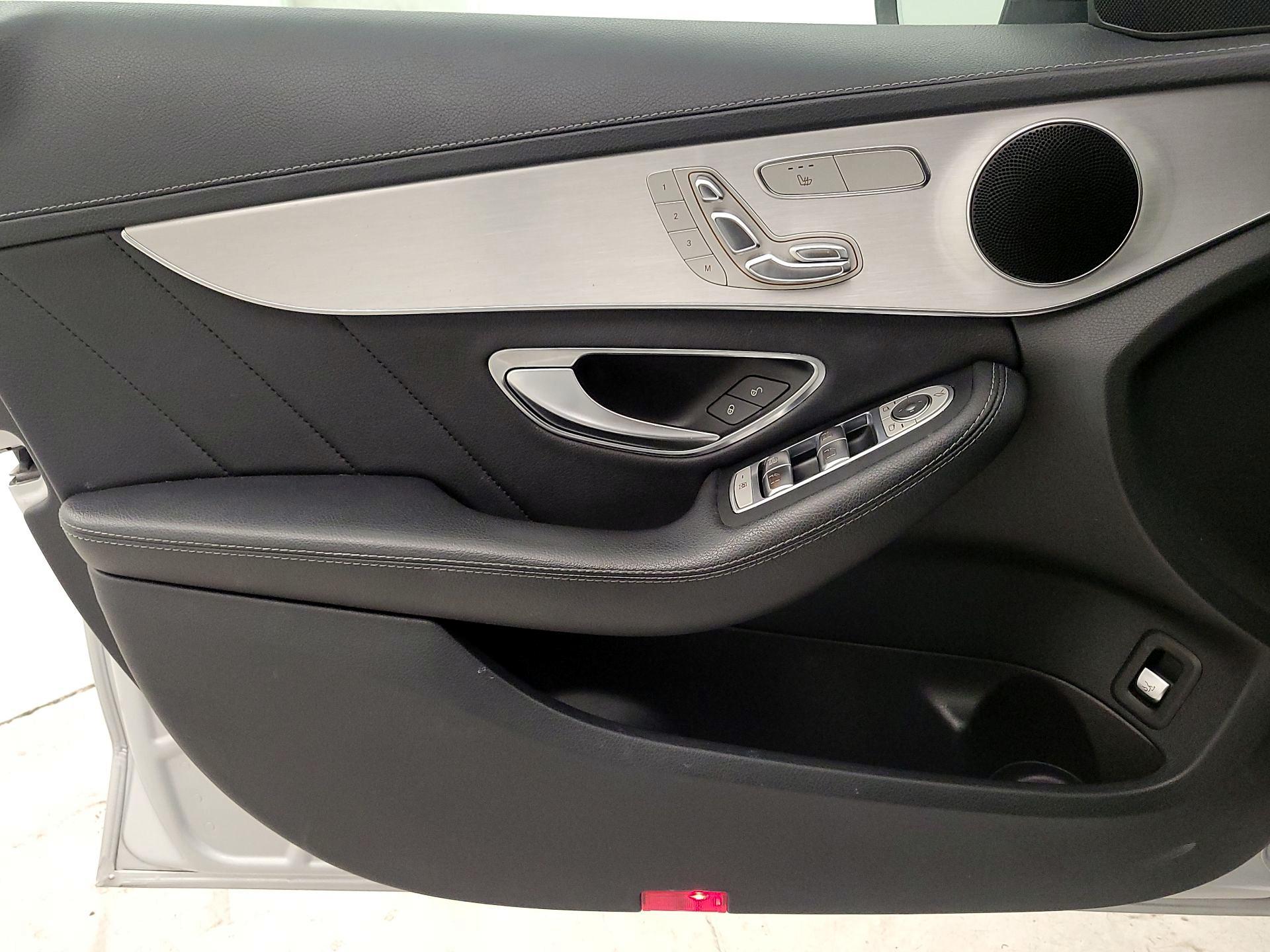 Thumbnail: 2015 Mercedes-Benz C-Class - 12