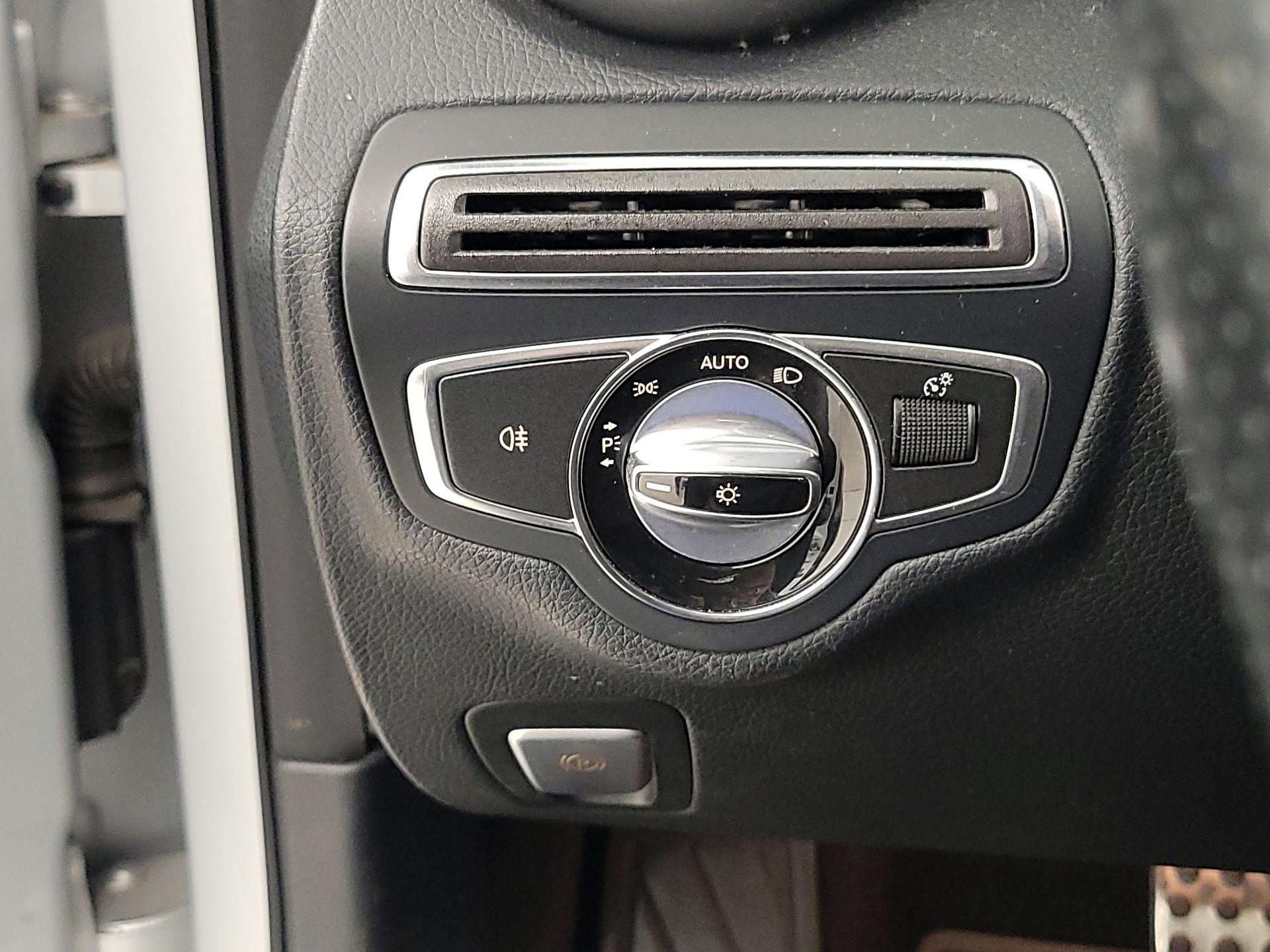 Thumbnail: 2015 Mercedes-Benz C-Class - 13