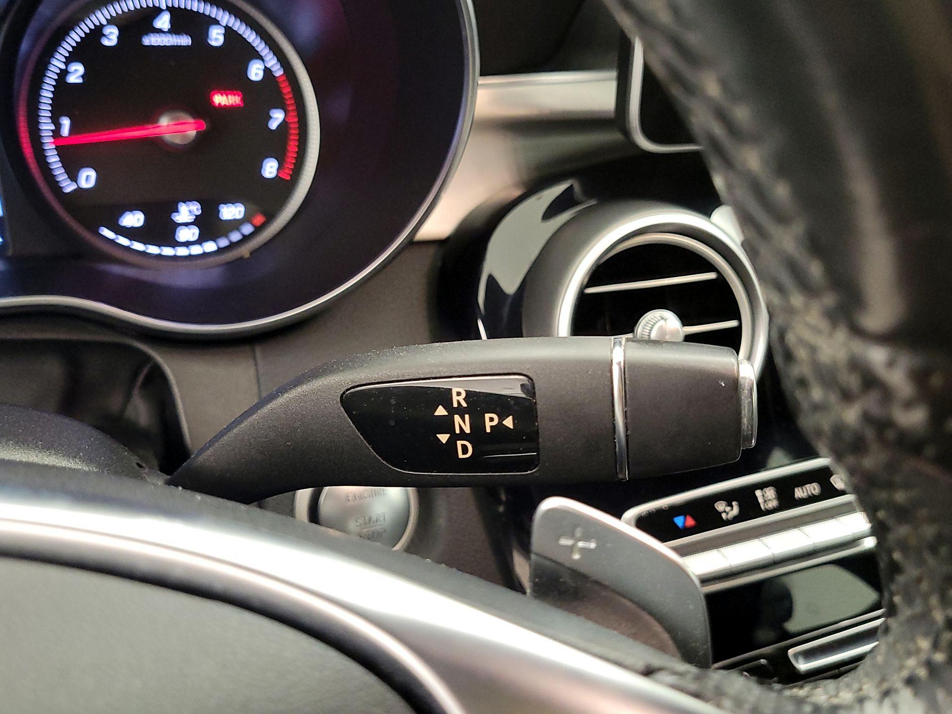 Thumbnail: 2015 Mercedes-Benz C-Class - 18