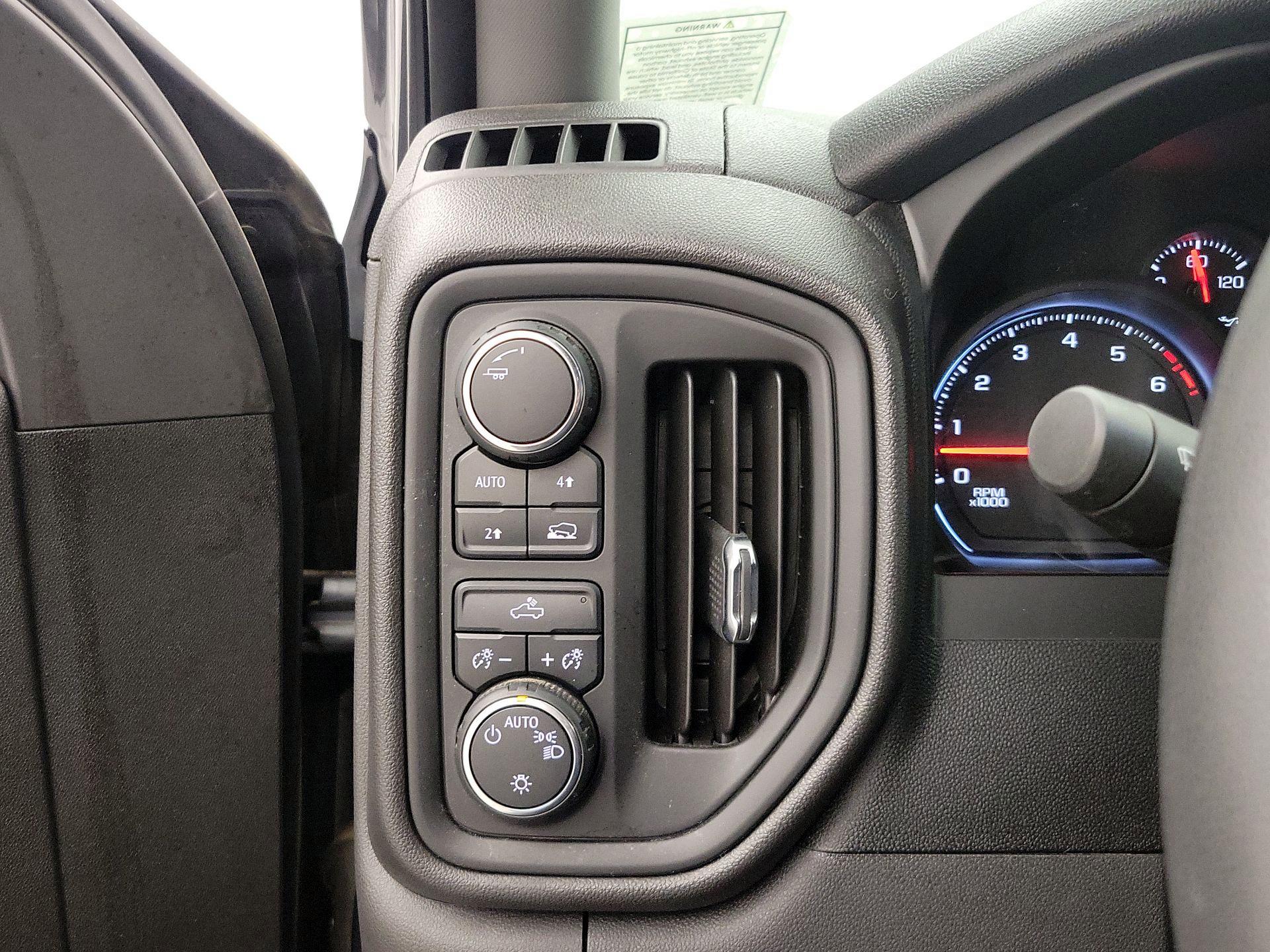 Thumbnail: 2020 Chevrolet Silverado 1500 - 13