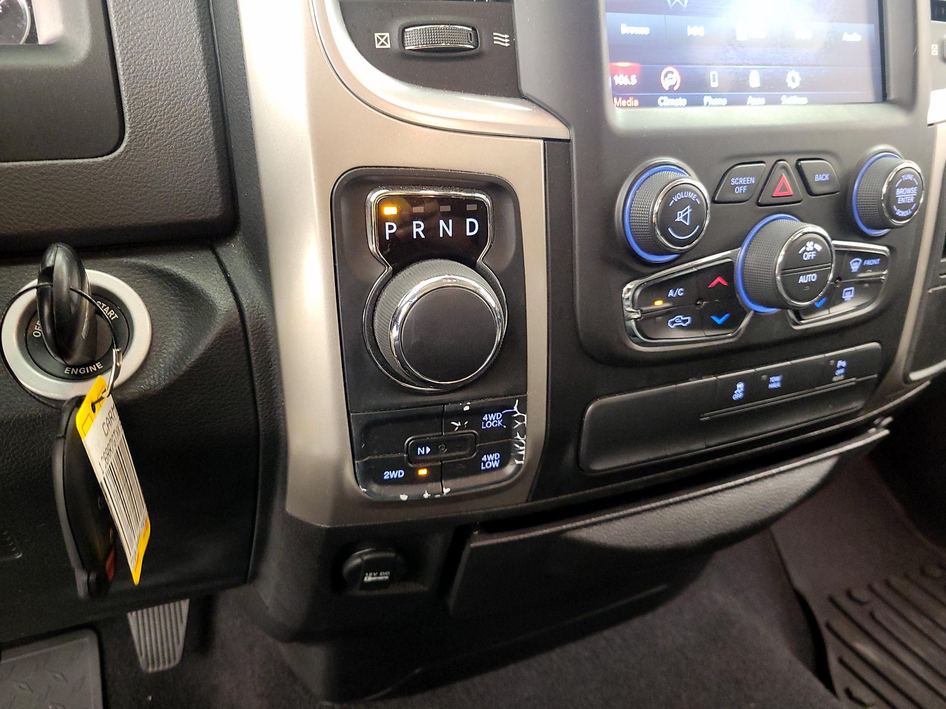 Thumbnail: 2019 RAM 1500 Classic - 17