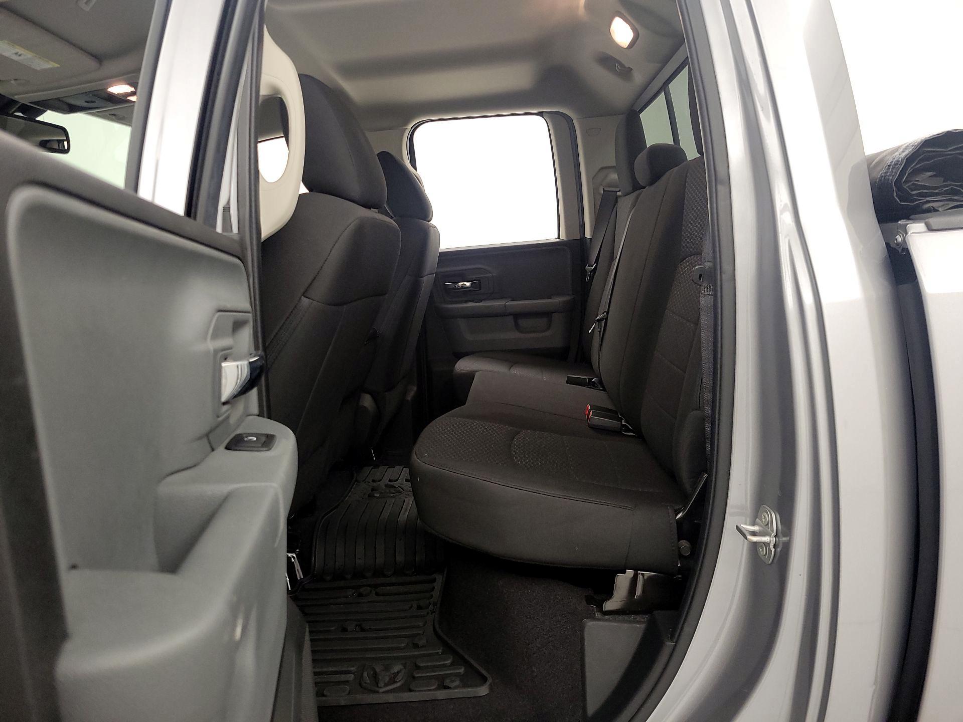 Thumbnail: 2019 RAM 1500 Classic - 19