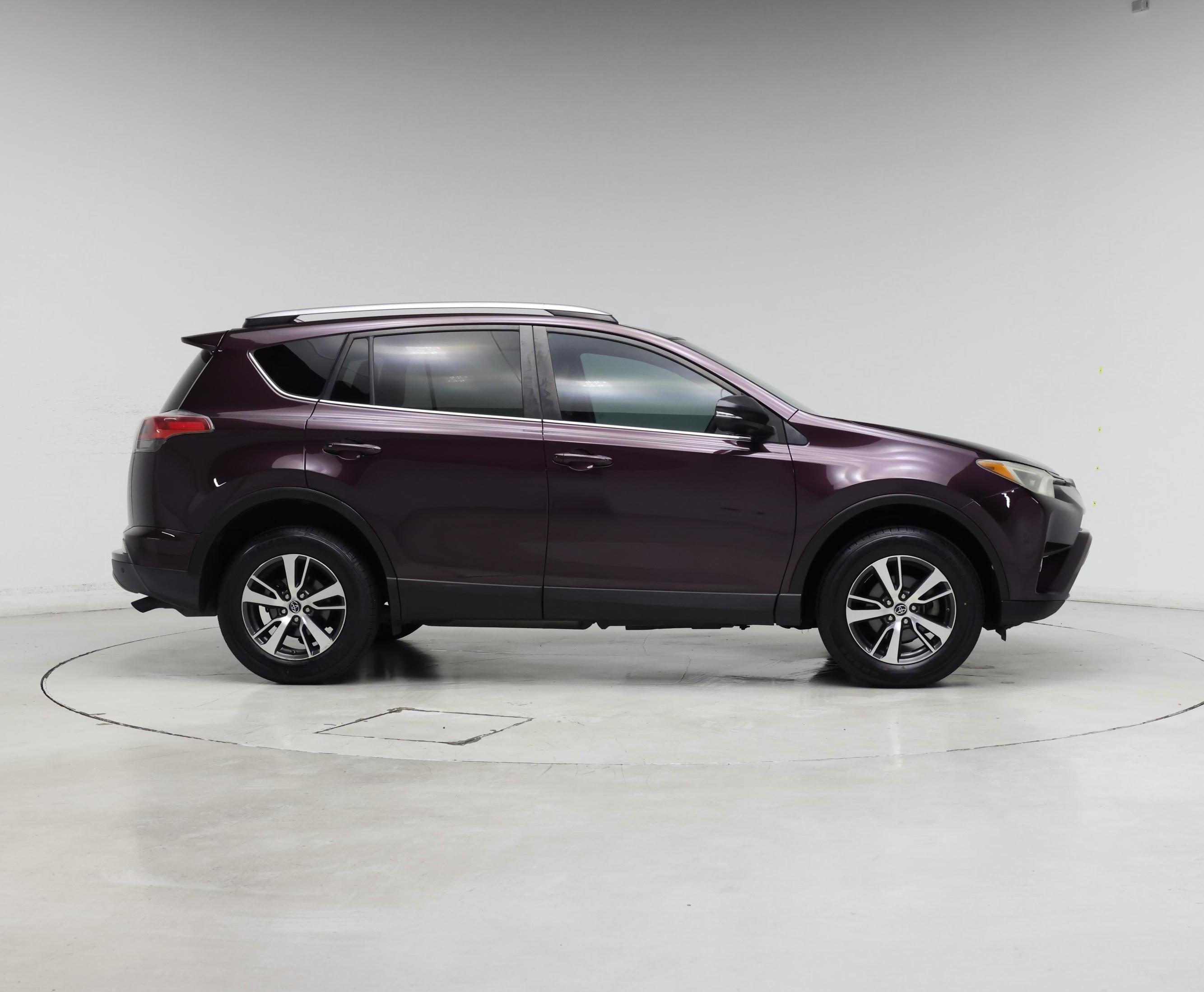 Thumbnail: 2017 Toyota RAV4 - 7