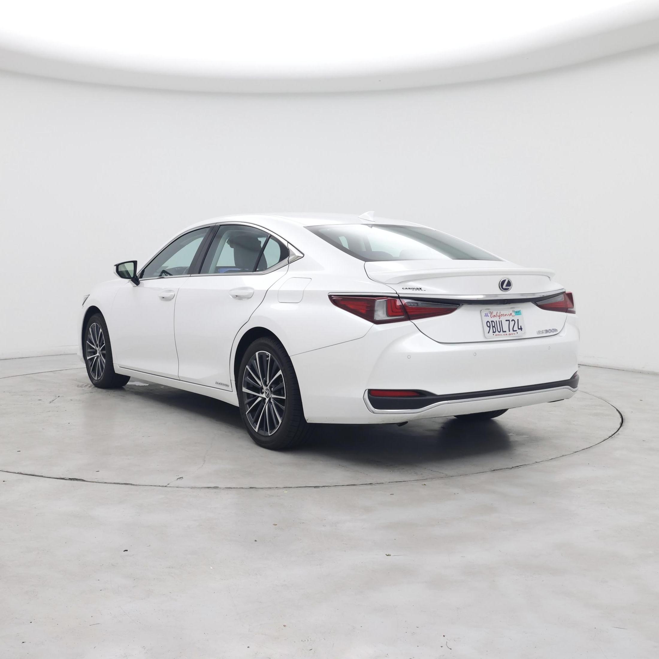 Thumbnail: 2022 Lexus ES - 2