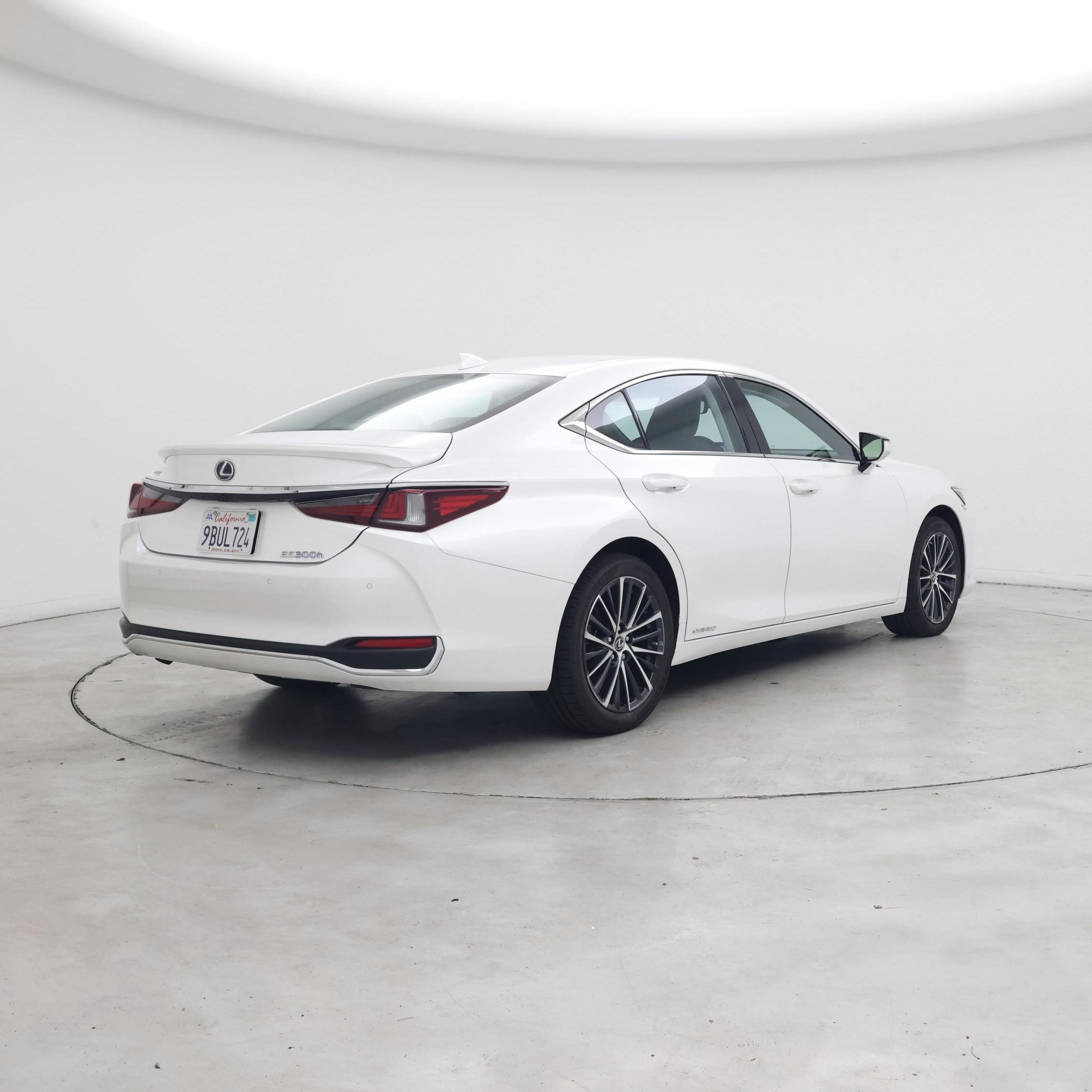 Thumbnail: 2022 Lexus ES - 8