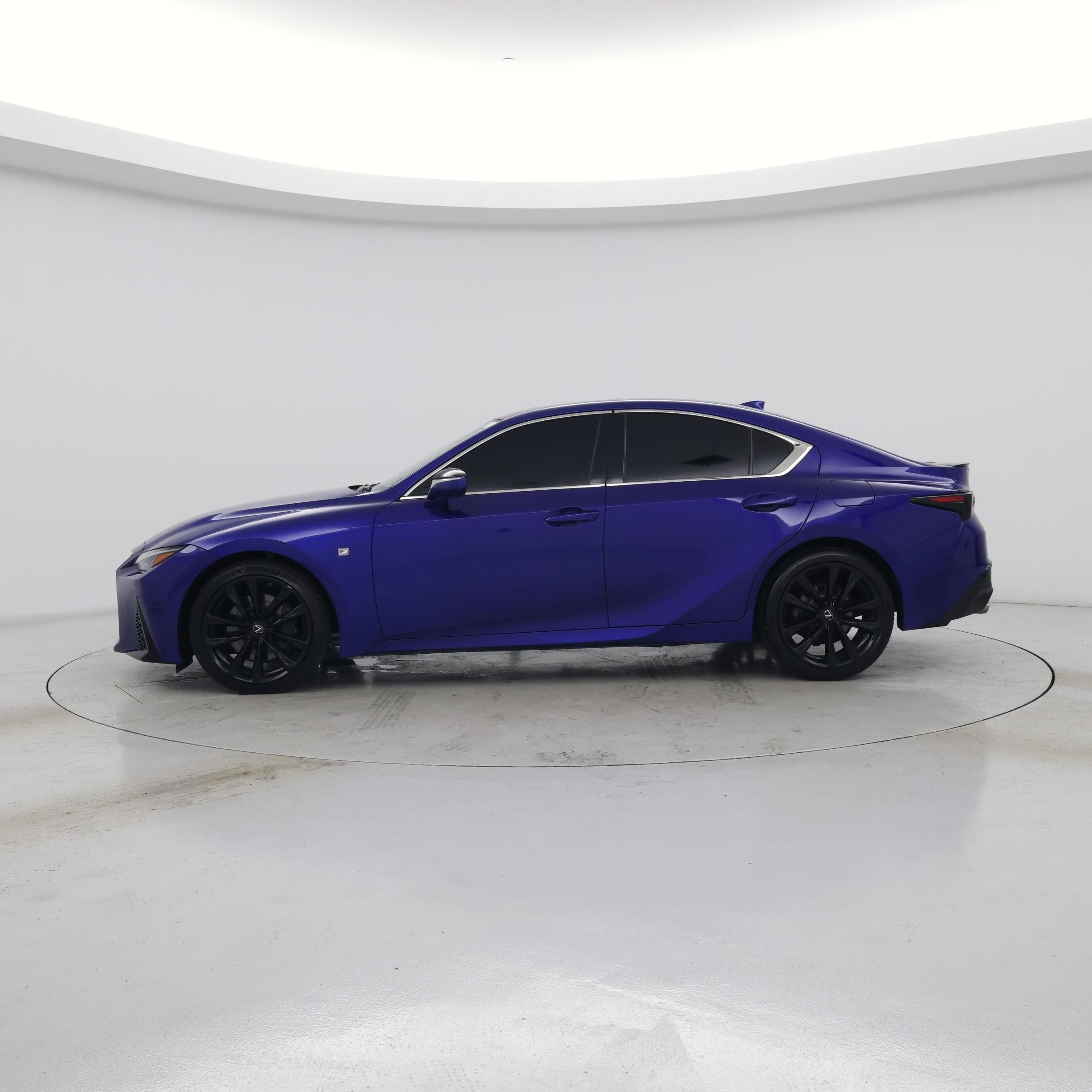 Thumbnail: 2021 Lexus IS - 3