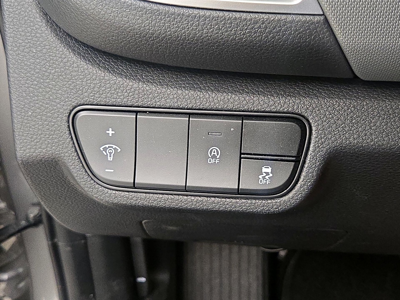 2026 Kia Seltos LX - Photo 14