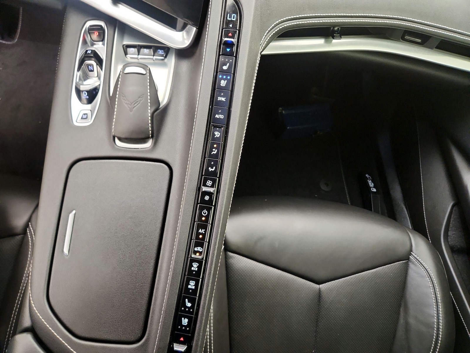 2022 Chevrolet Corvette 2LT - Photo 17