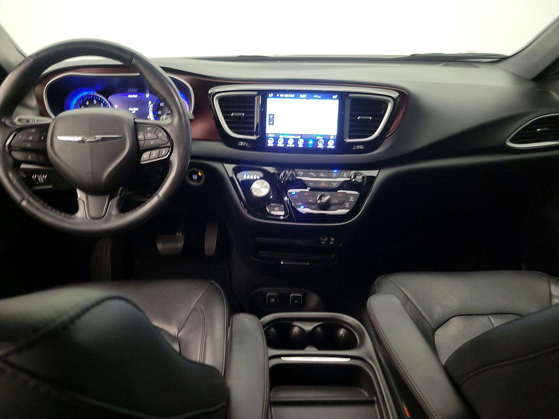 Thumbnail: 2020 Chrysler Pacifica - 9