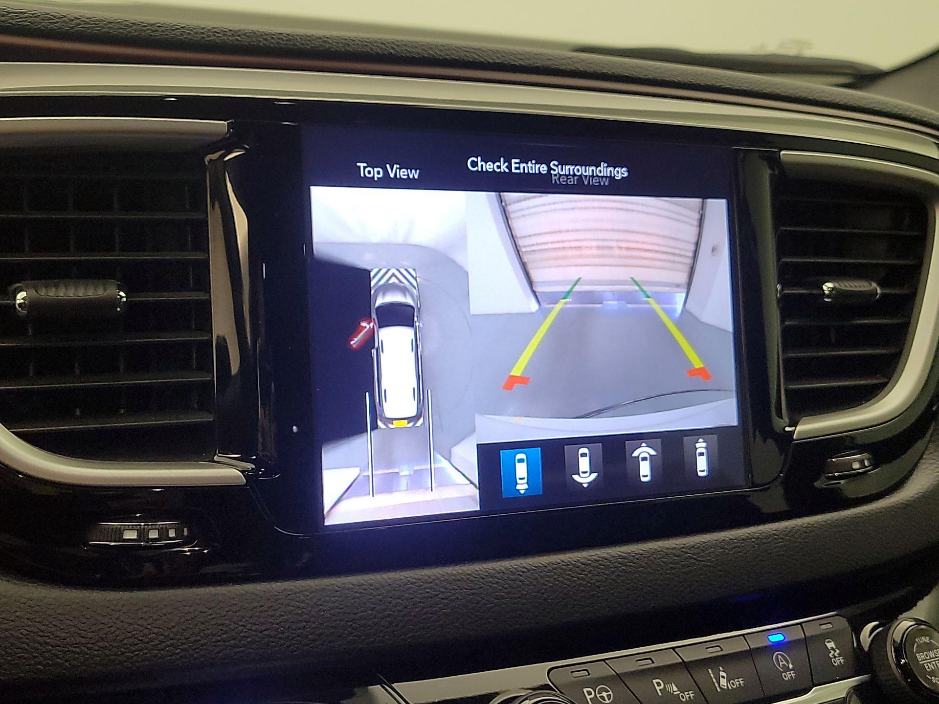 Thumbnail: 2020 Chrysler Pacifica - 15