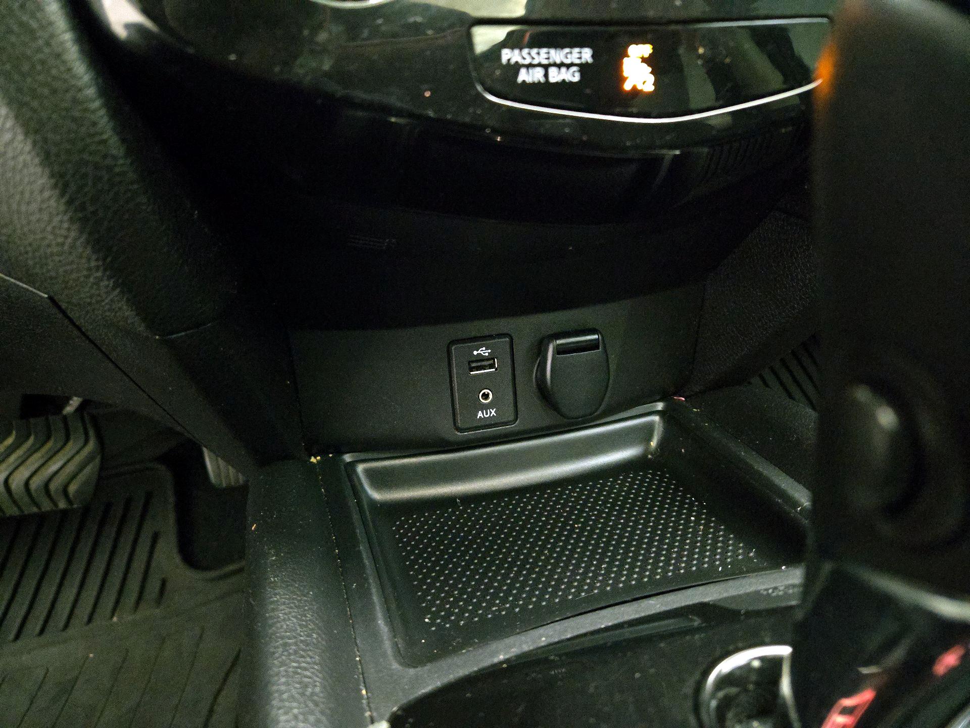 Thumbnail: 2016 Nissan Rogue - 18
