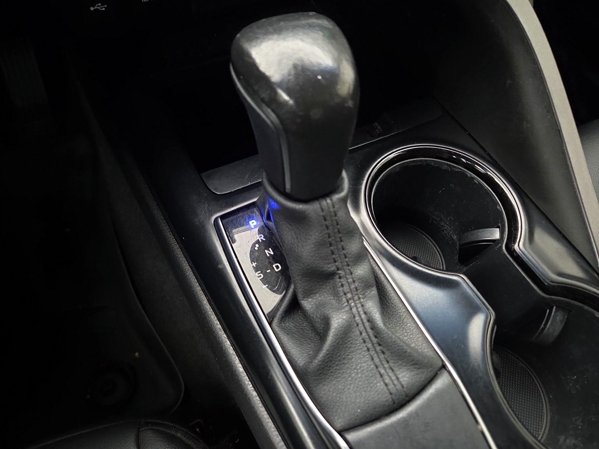 Thumbnail: 2020 Toyota Camry - 17