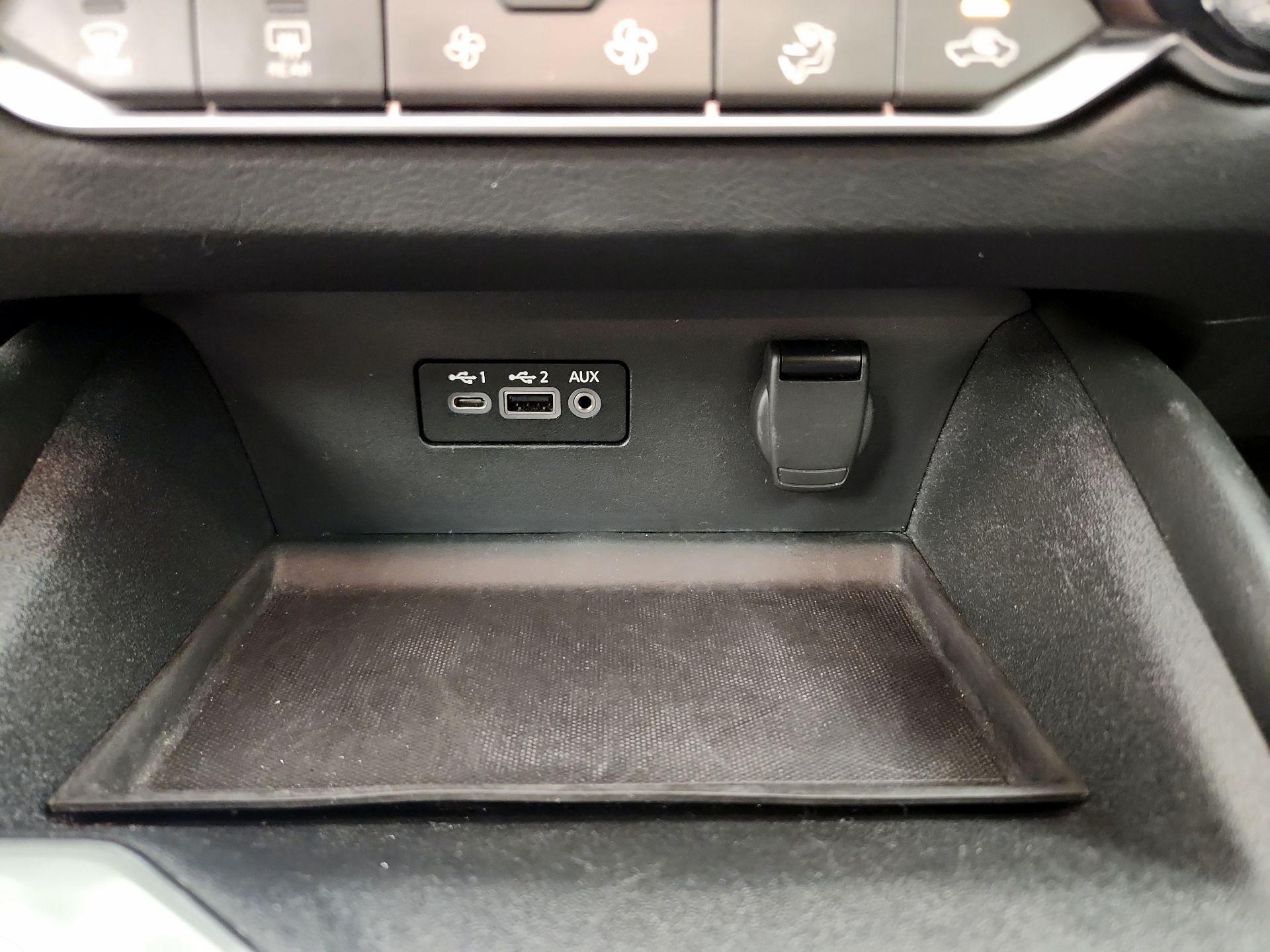 Thumbnail: 2019 Nissan Altima - 19