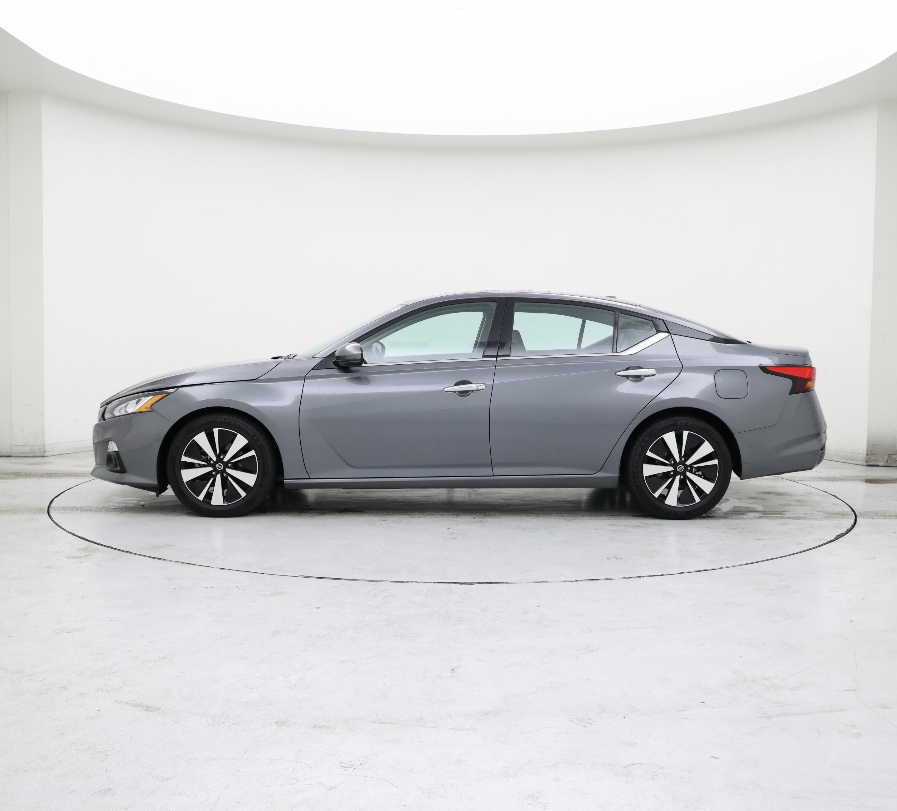 Thumbnail: 2019 Nissan Altima - 3