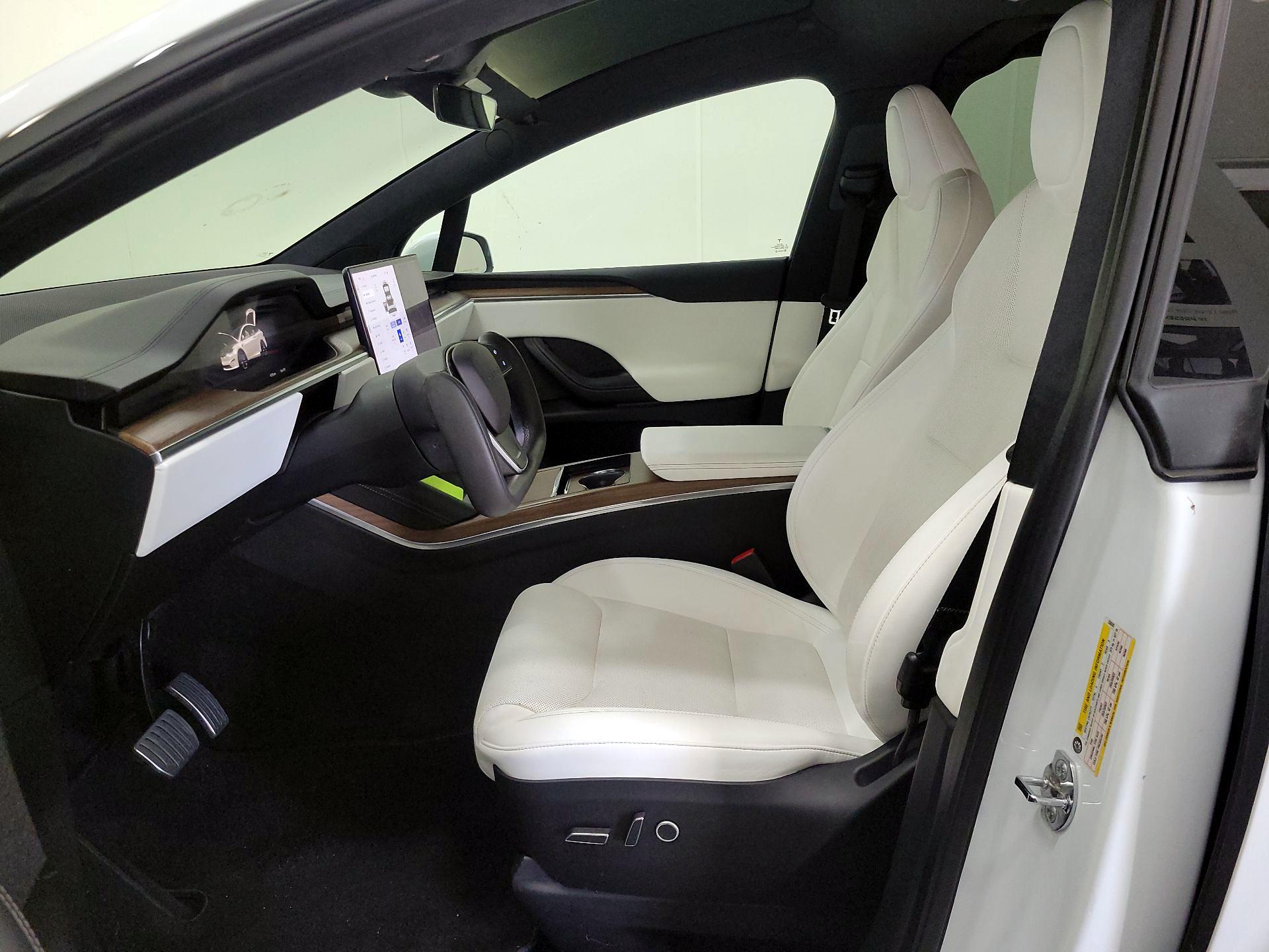 Thumbnail: 2022 Tesla Model X - 11
