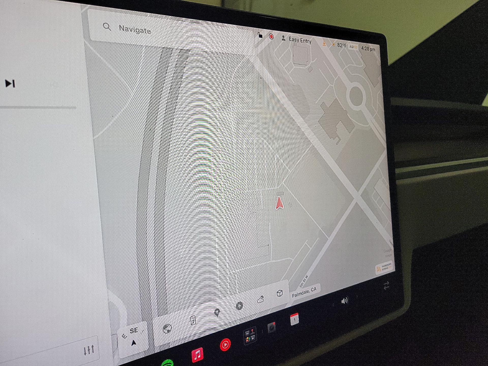 Thumbnail: 2022 Tesla Model X - 13