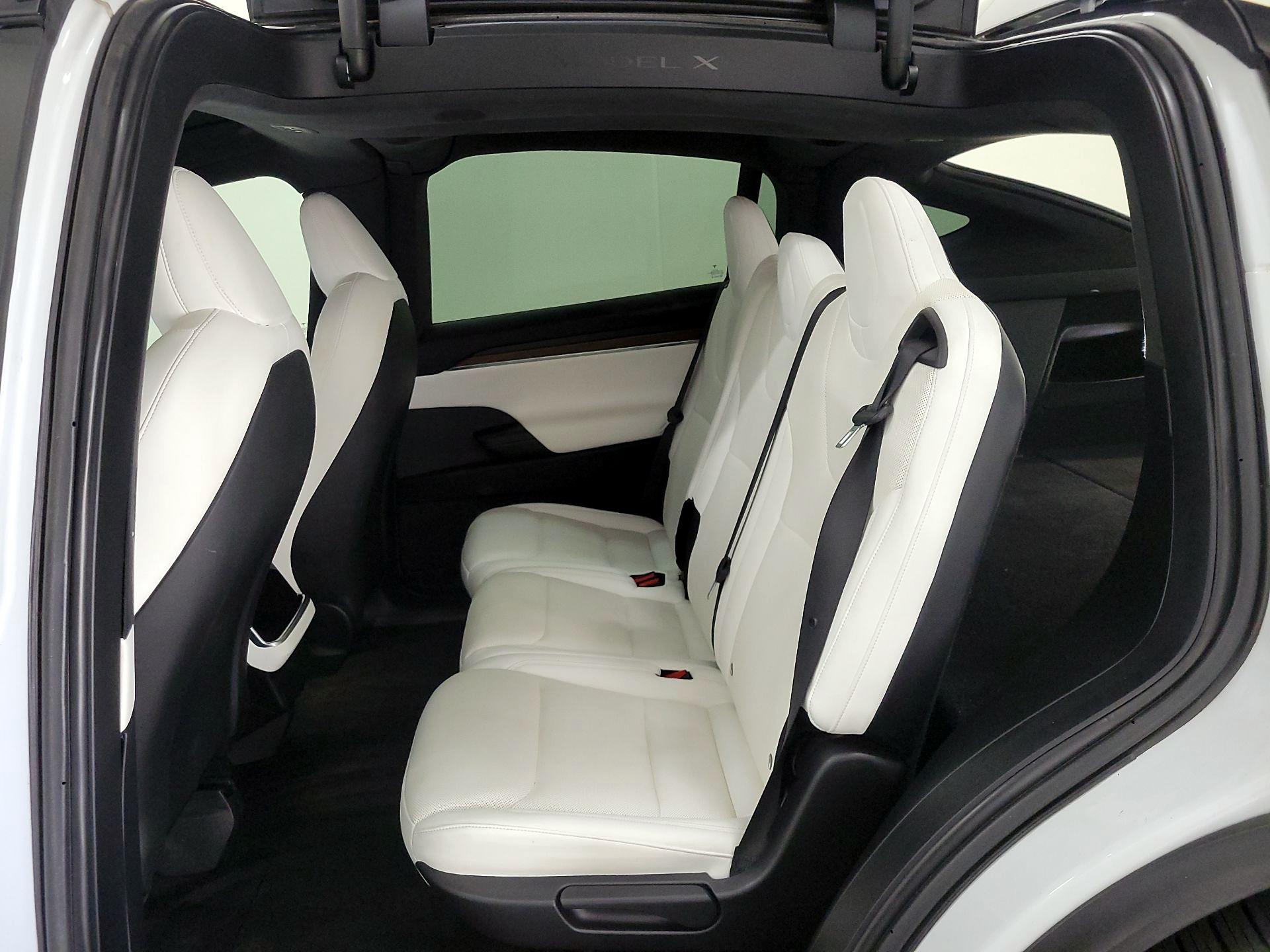 Thumbnail: 2022 Tesla Model X - 19