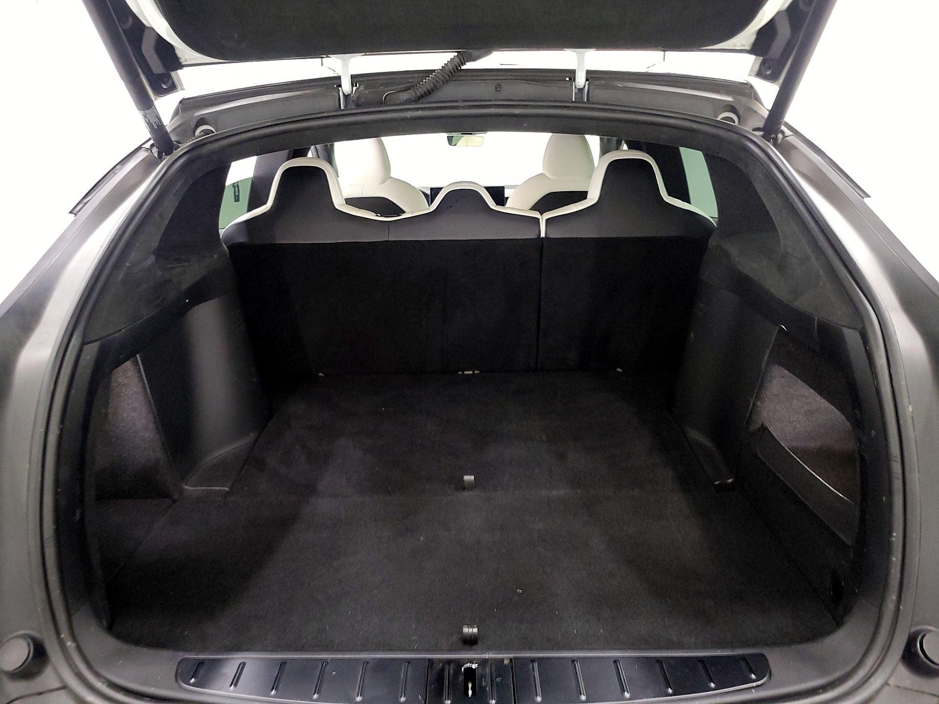 Thumbnail: 2022 Tesla Model X - 20