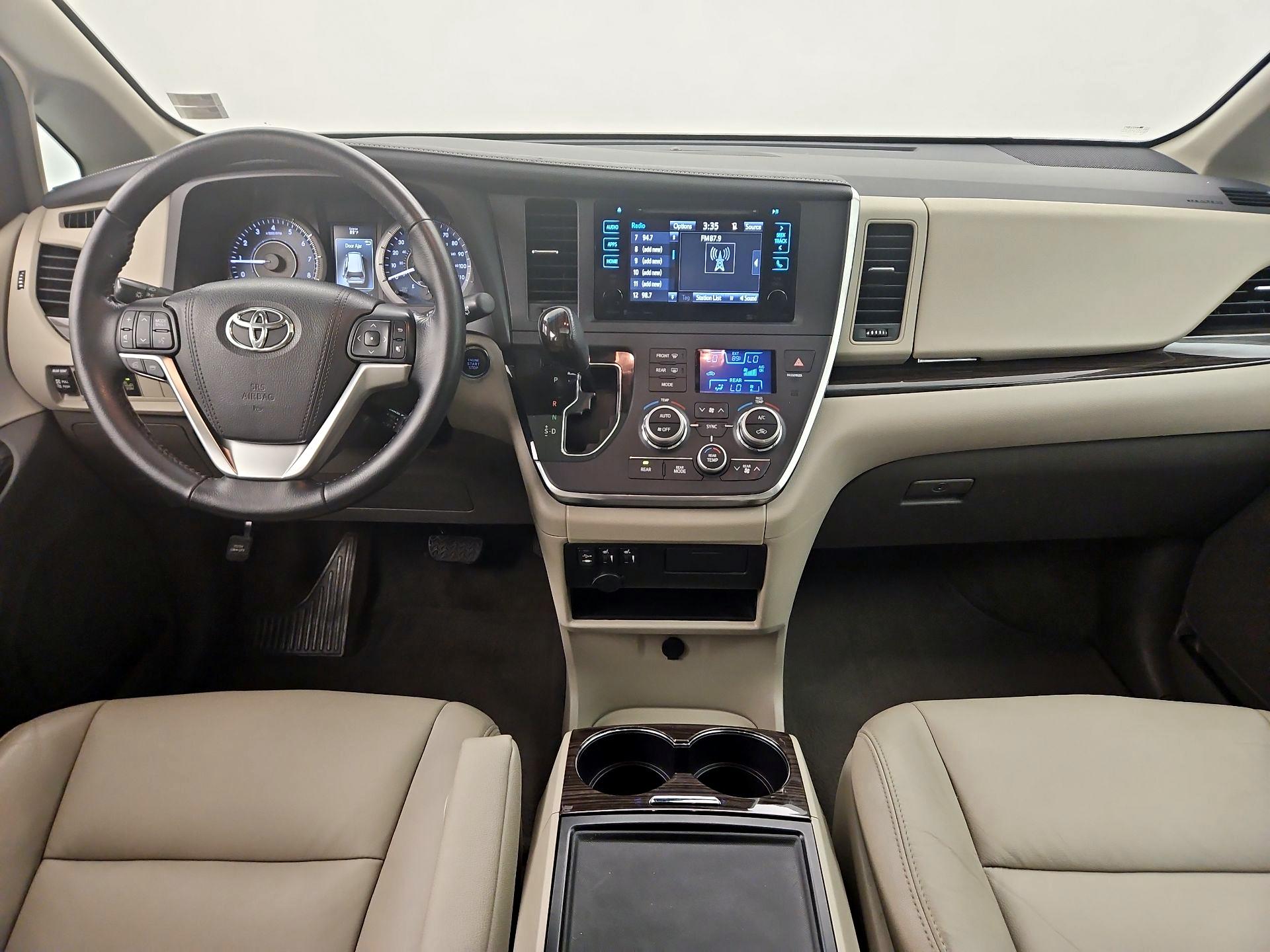 Thumbnail: 2016 Toyota Sienna - 9