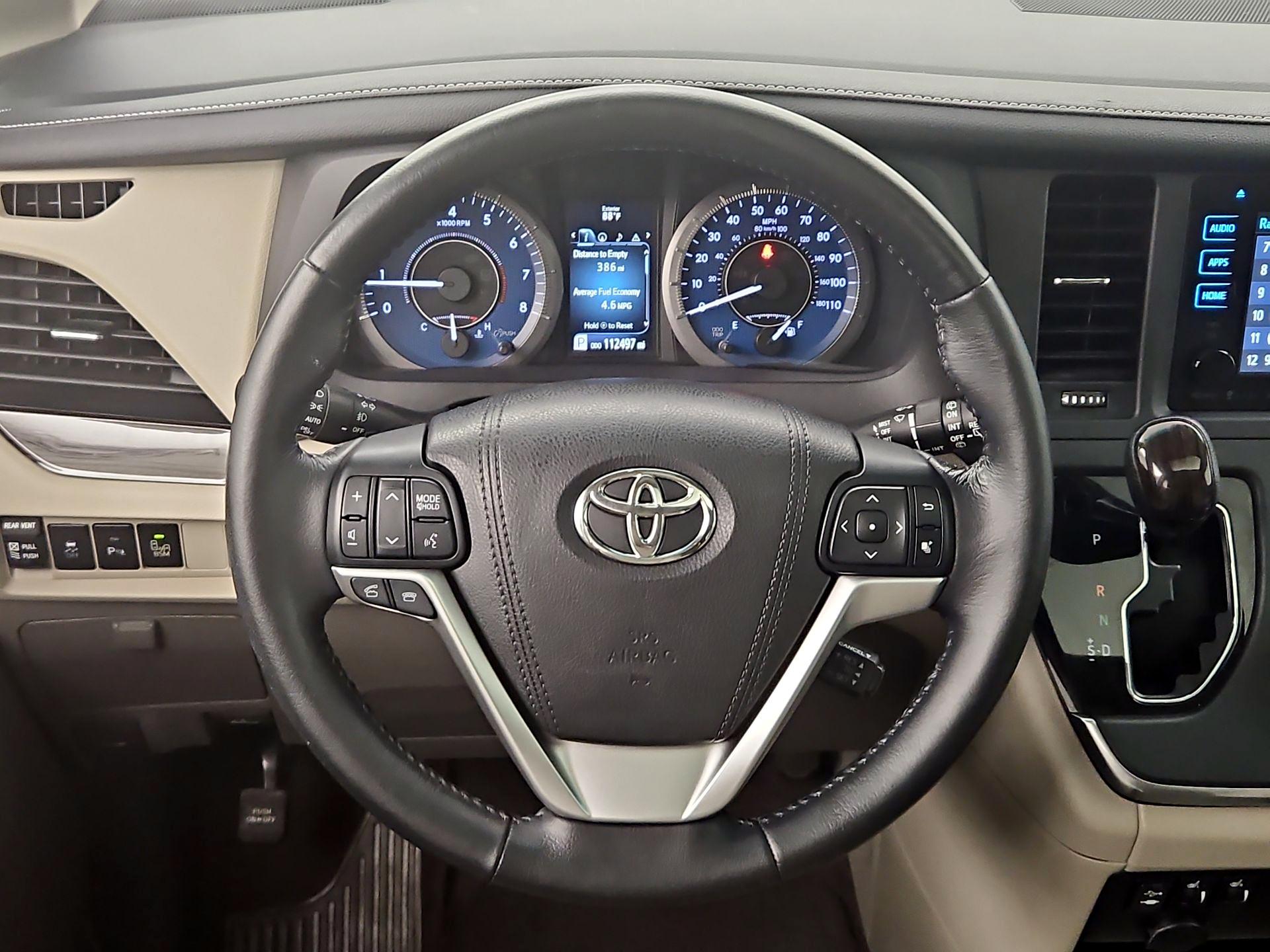 Thumbnail: 2016 Toyota Sienna - 10