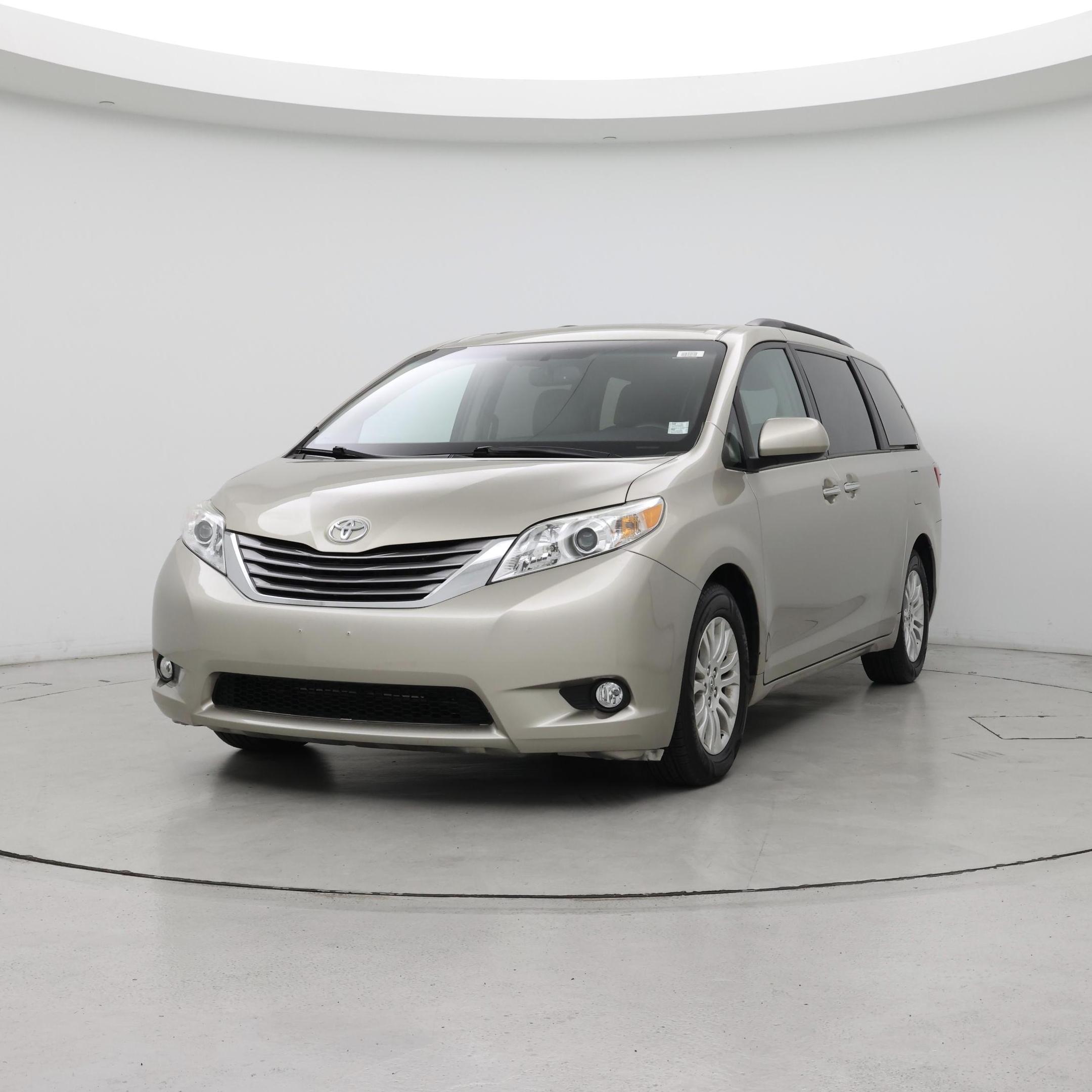 Thumbnail: 2016 Toyota Sienna - 4