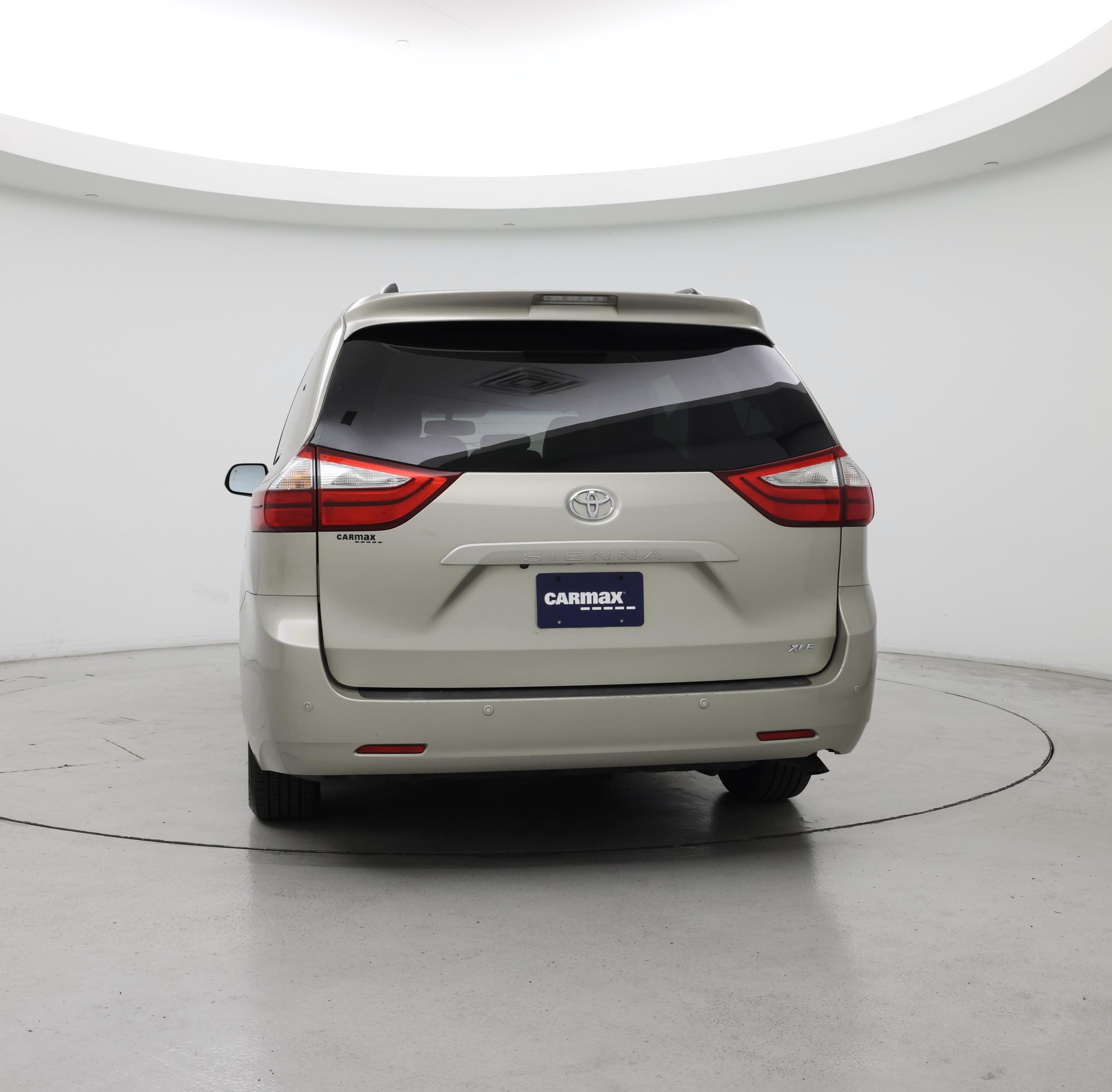 Thumbnail: 2016 Toyota Sienna - 6