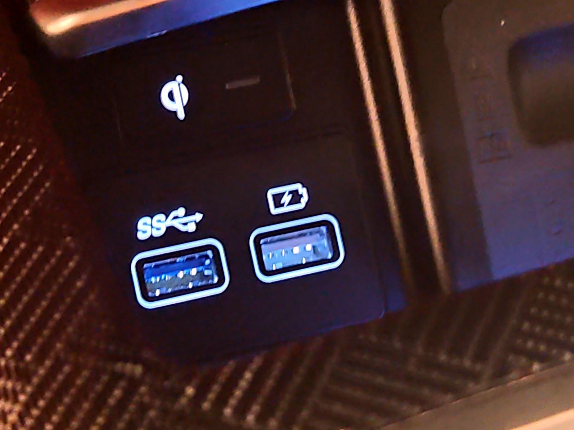 Thumbnail: 2022 Genesis G80 - 19